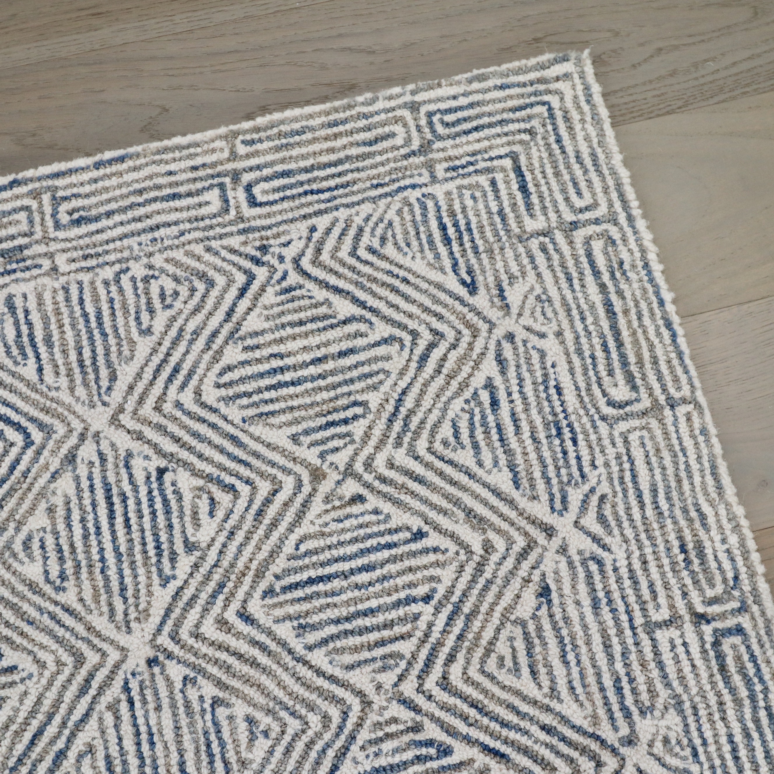 10' x 14' Hand-Tufted Safavieh "Micro-Loop" Wool Pile Rug