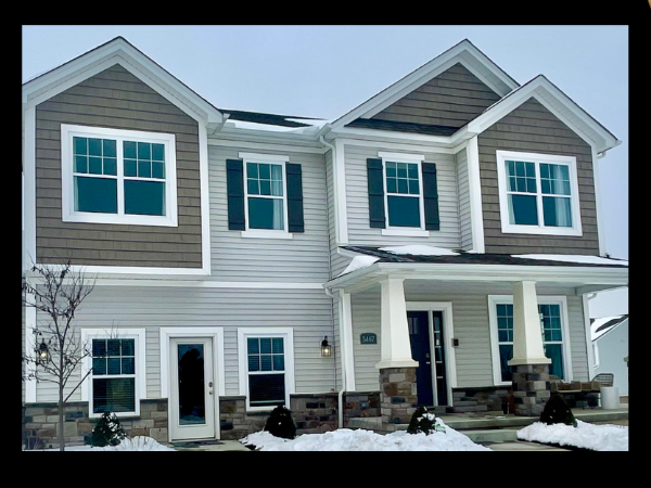 M/I Homes Model, Liberty Township, Ohio: Contemporary Home Furnishings