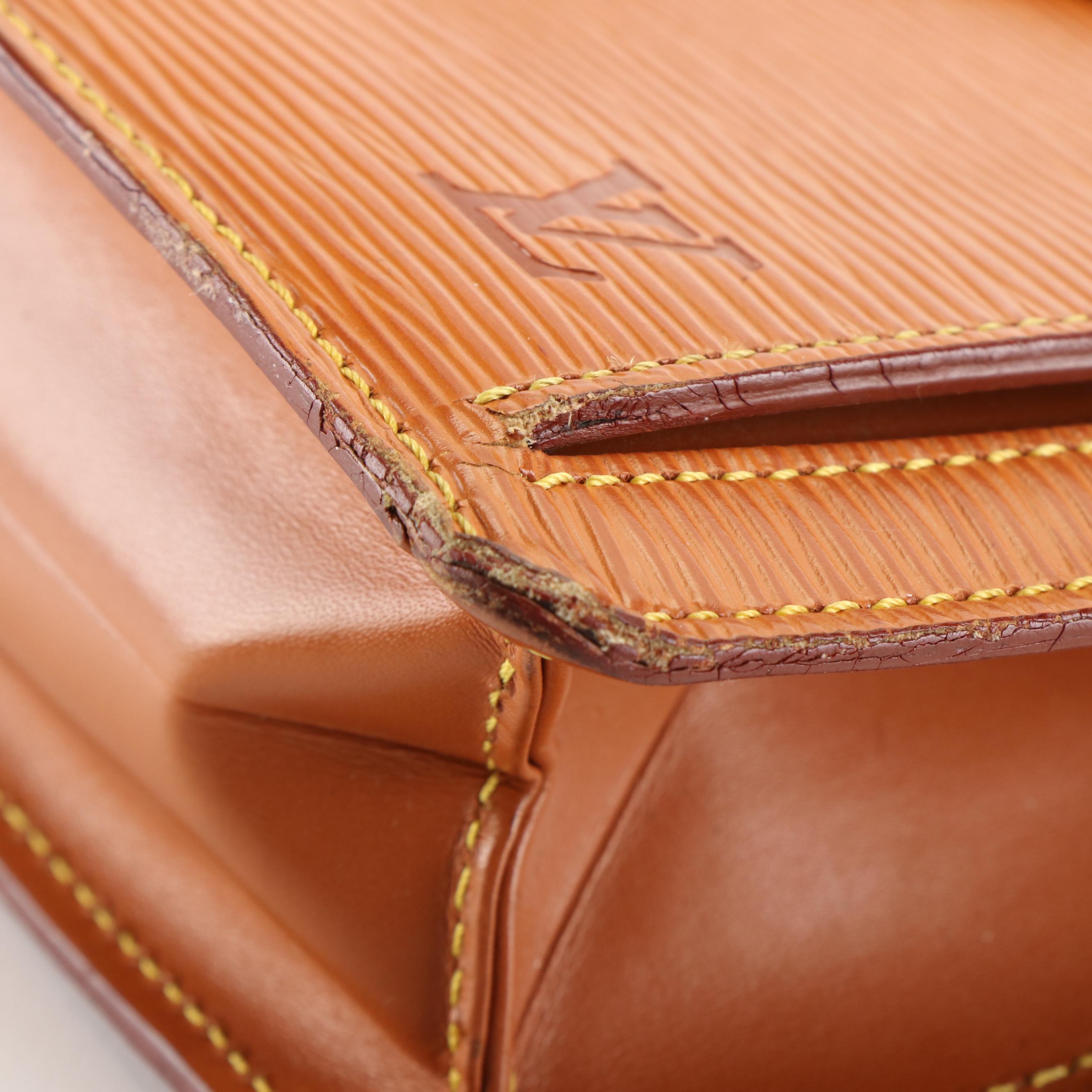 Louis Vuitton Dragonne Handbag in Zipang Gold Epi Leather