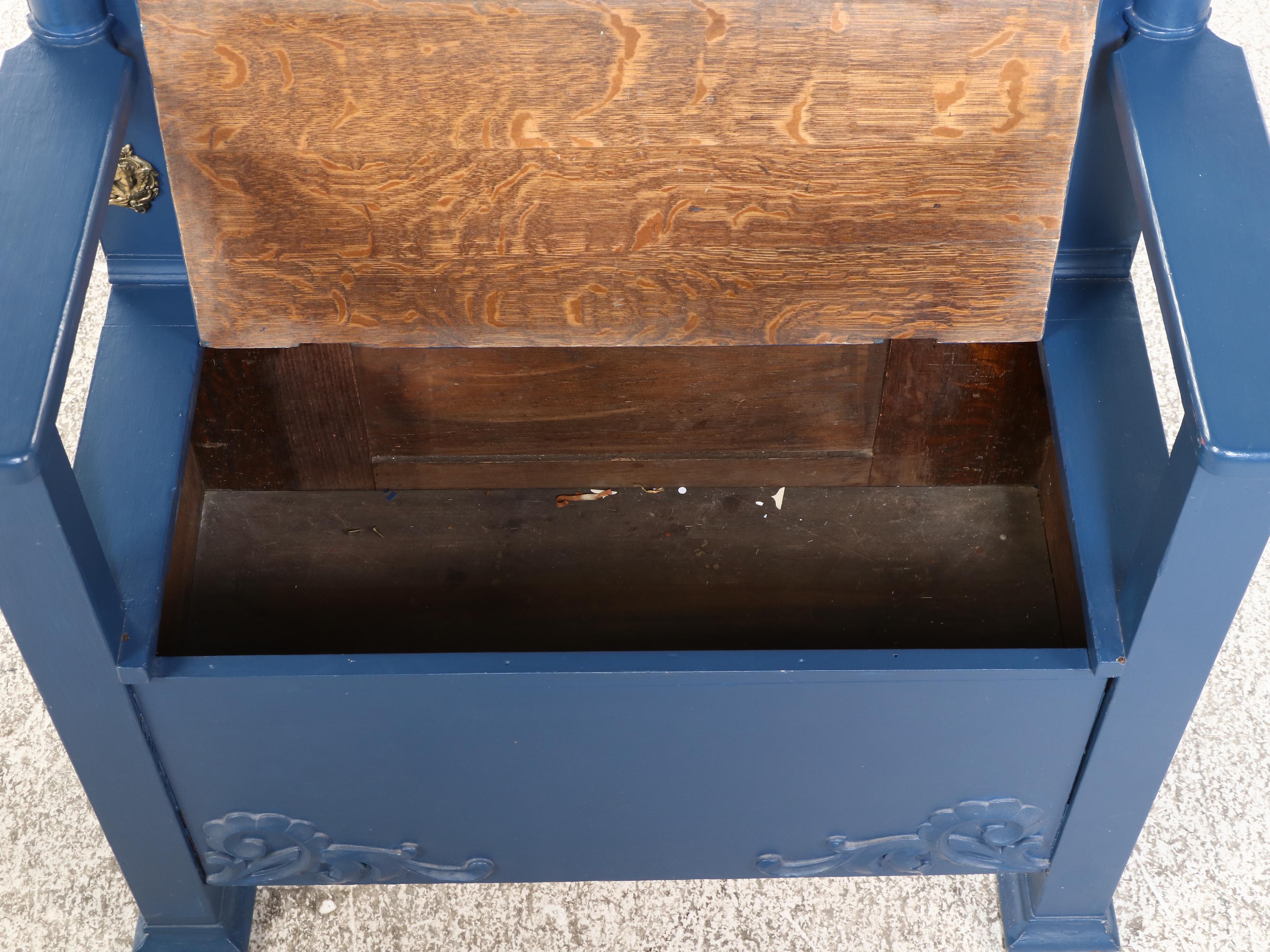 Late Victorian Painted Tiger Oak Hall Tree with Storage Seat