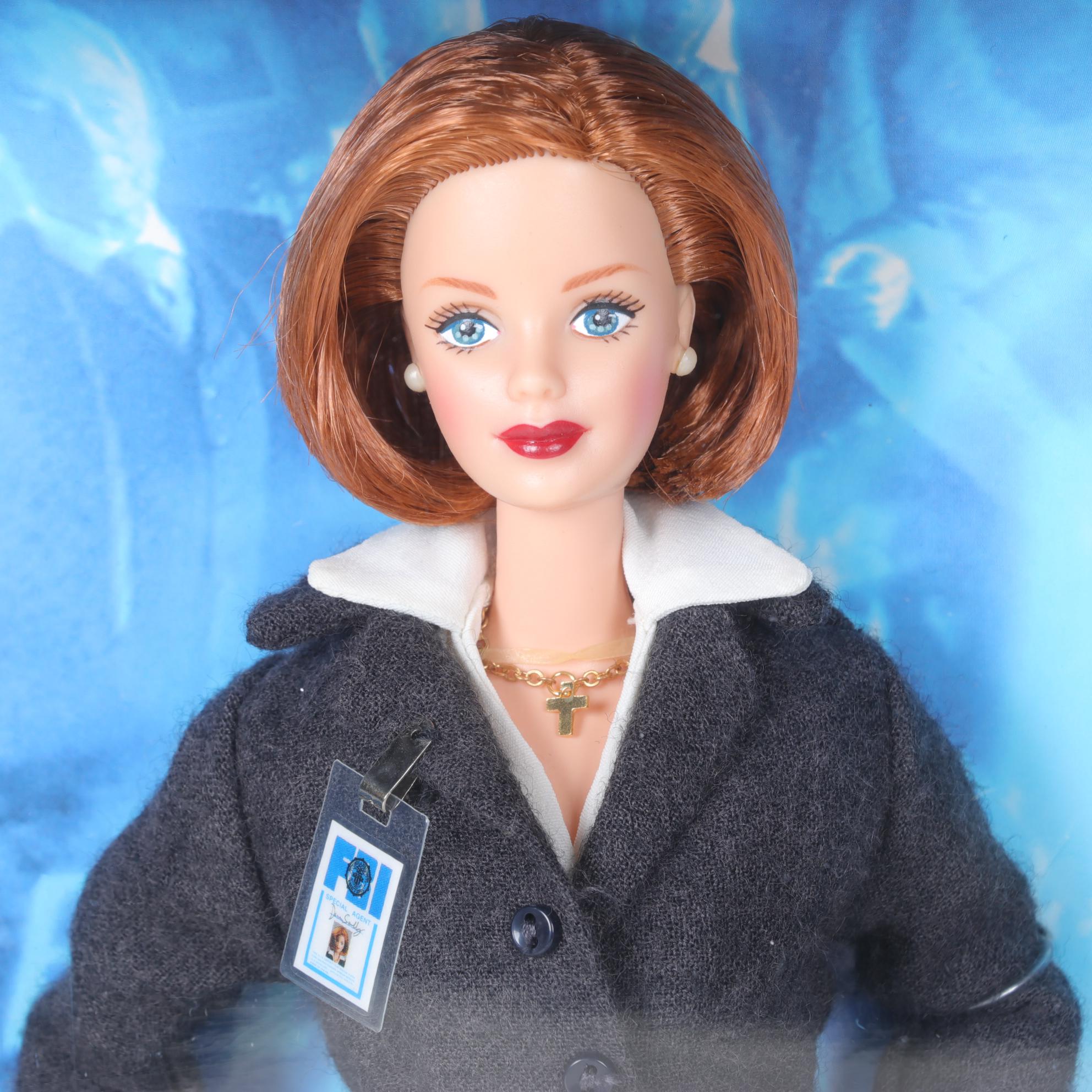 1998 Mattel "The X-Files Giftset" Barbie as Dana Scully & Ken as Fox Mulder