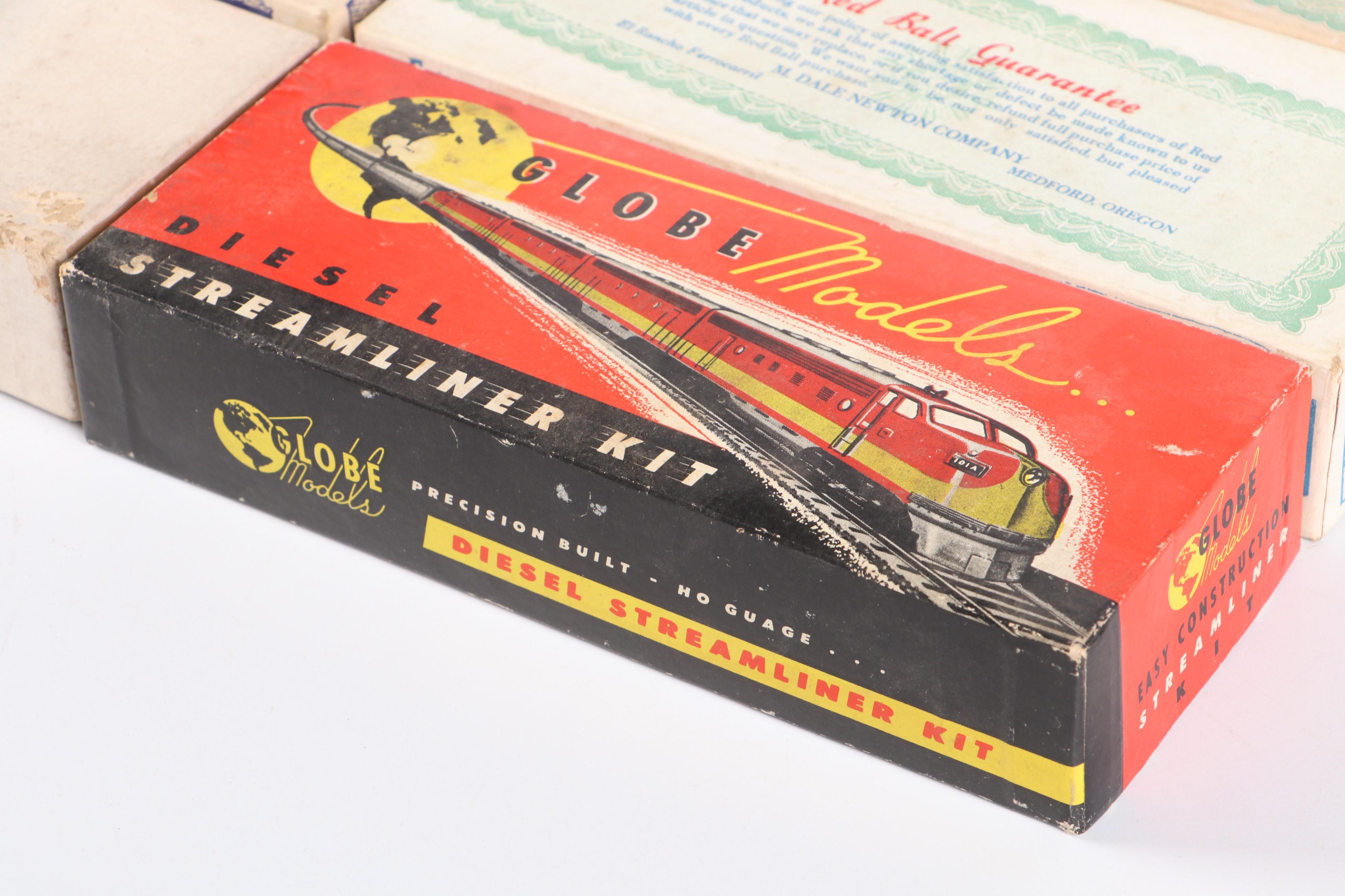 Red Ball Oldie Model Train Kits with Globe Models Santa Fe A169 Streamliner Kit