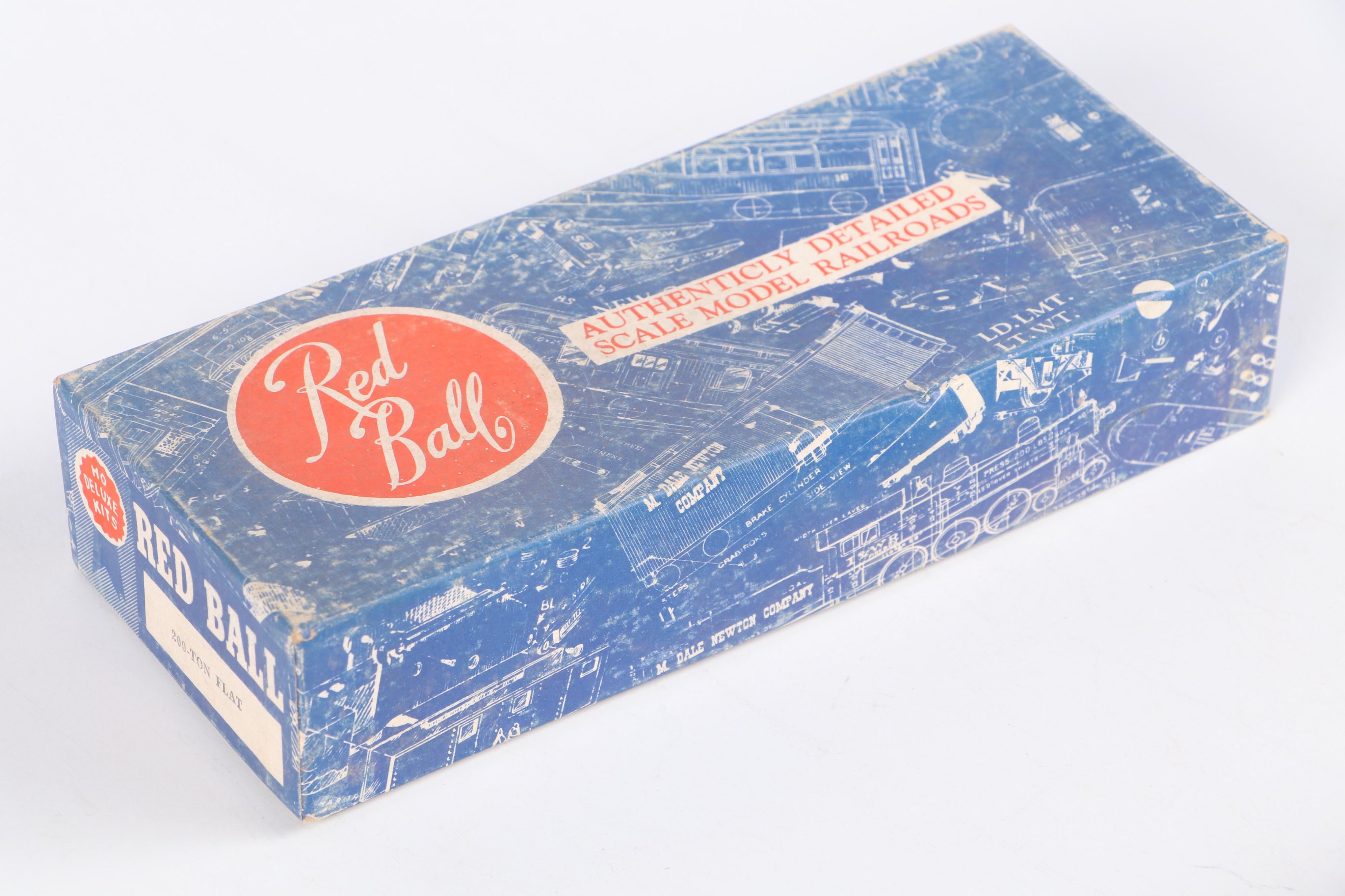 Red Ball Oldie Model Train Kits with Globe Models Santa Fe A169 Streamliner Kit