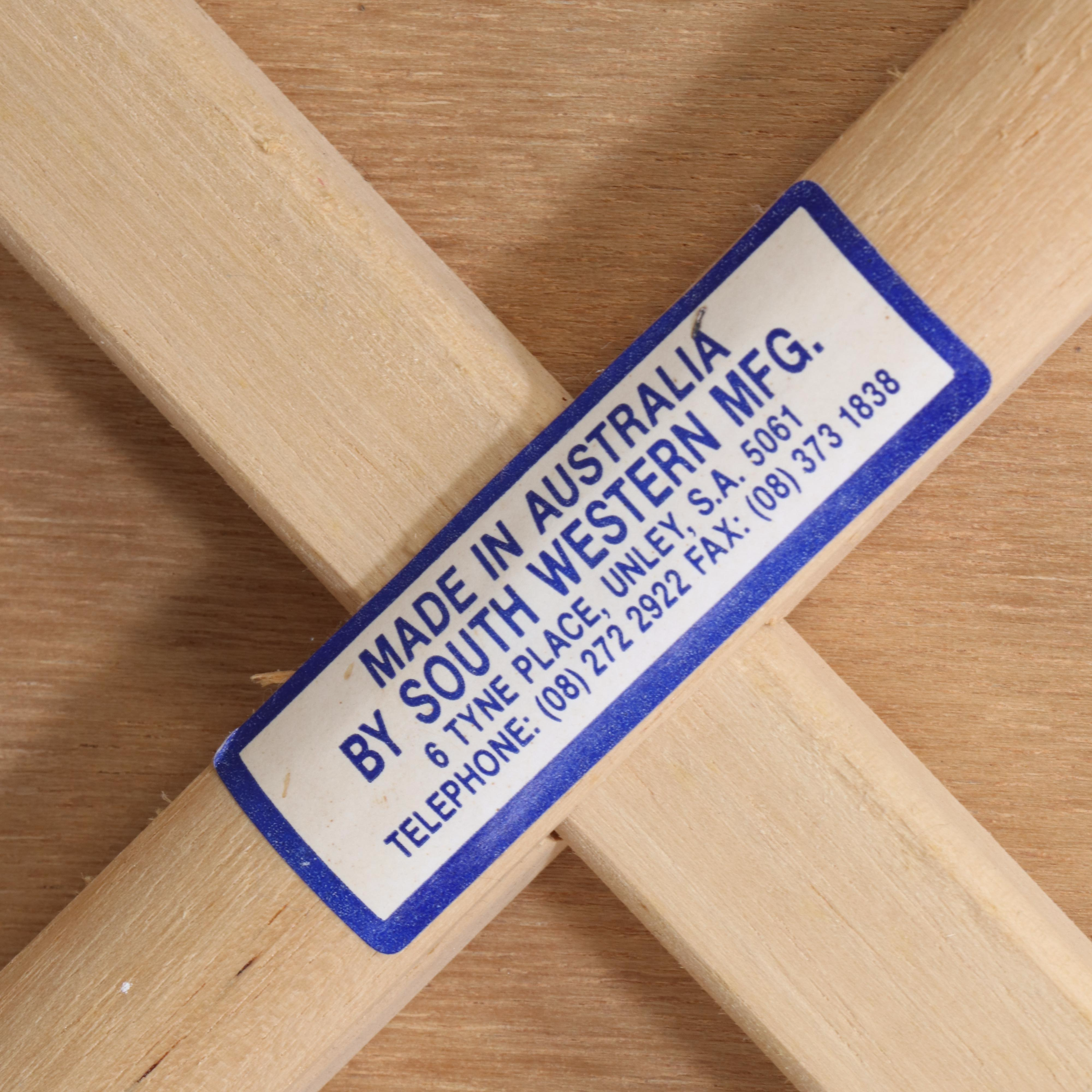 South Western Mfg. Australian Green Plaid and Wood Folding Table