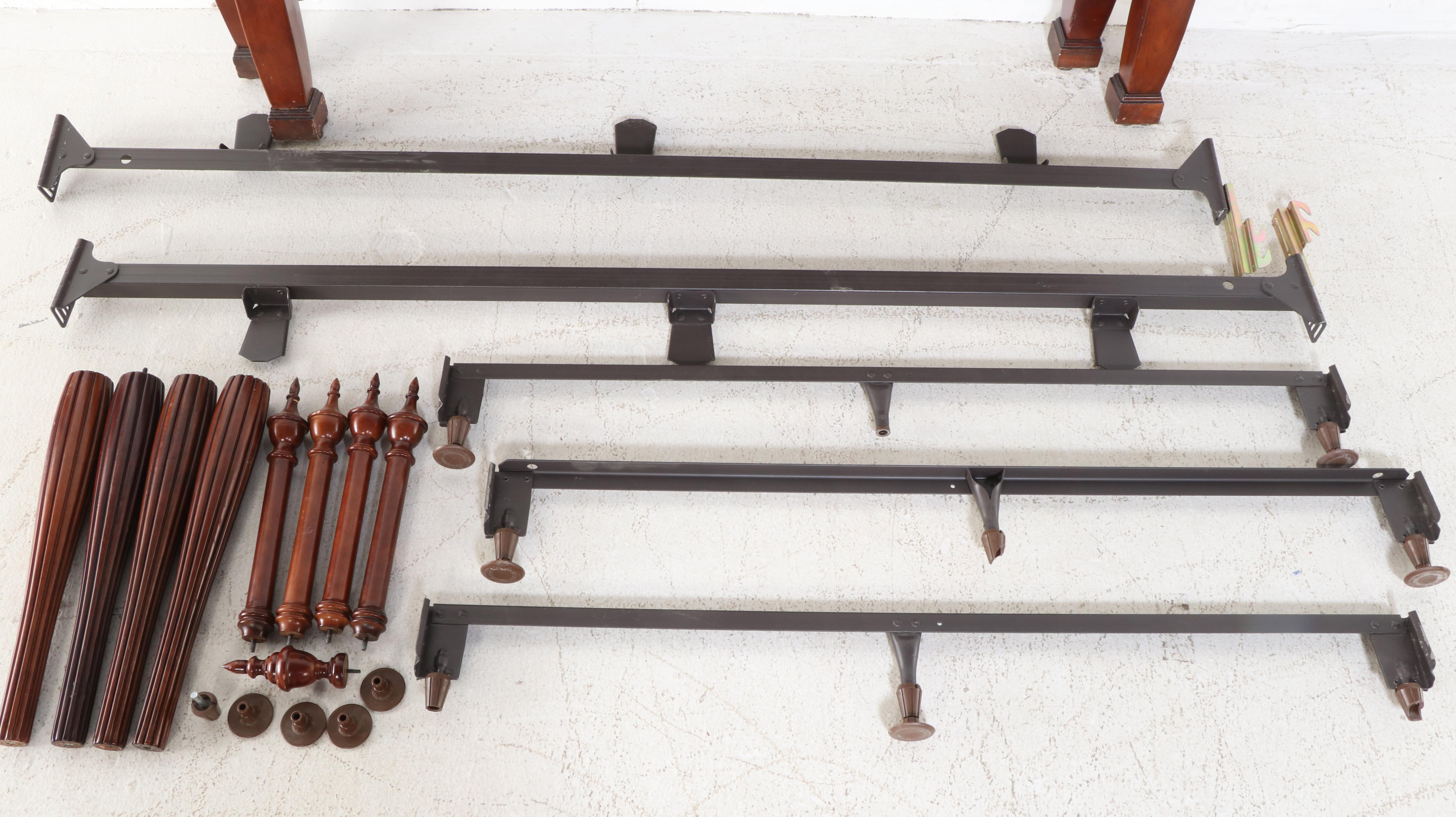 Broyhill Furniture Georgian Style Four Poster Queen Size Bed Frame