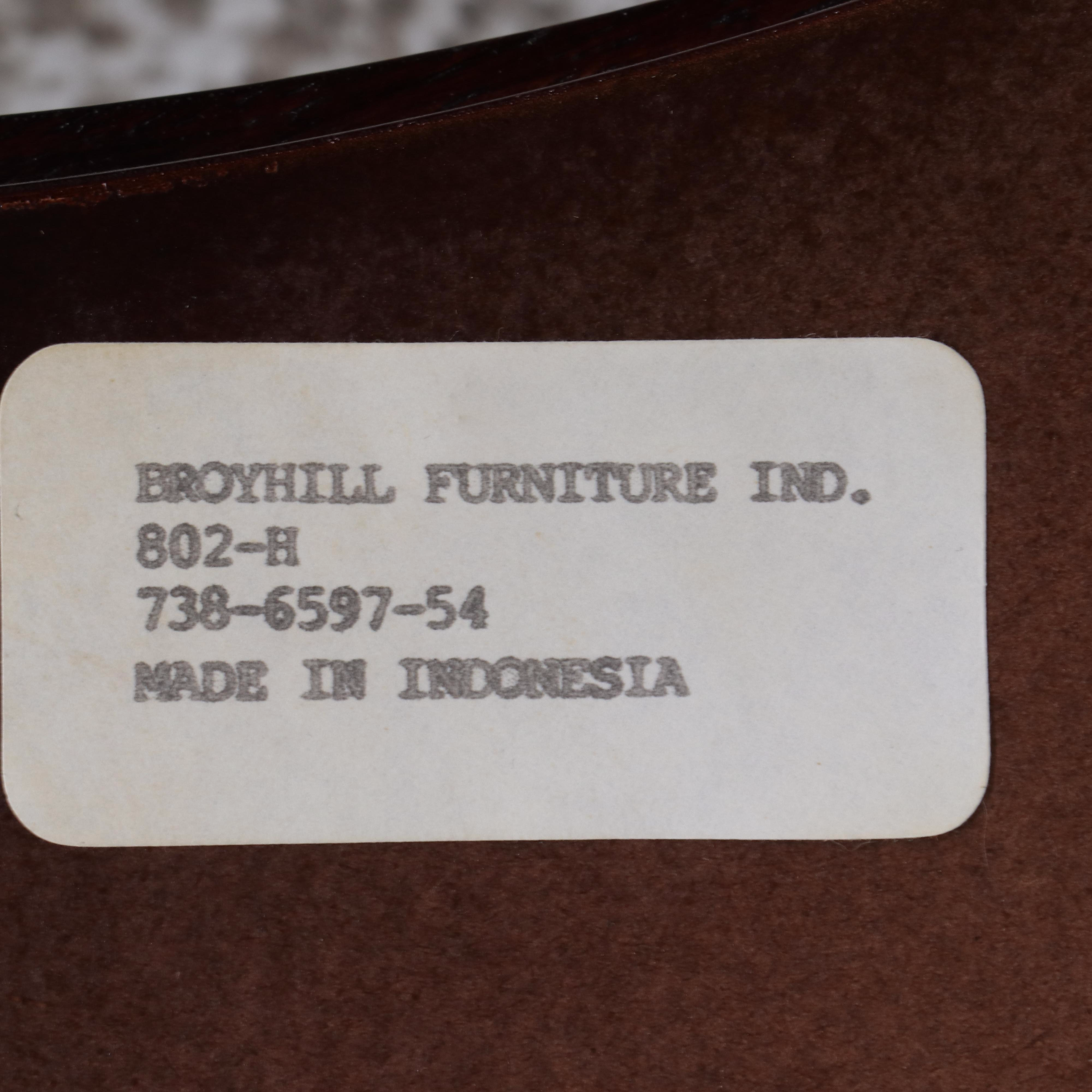 Broyhill Furniture Georgian Style Four Poster Queen Size Bed Frame