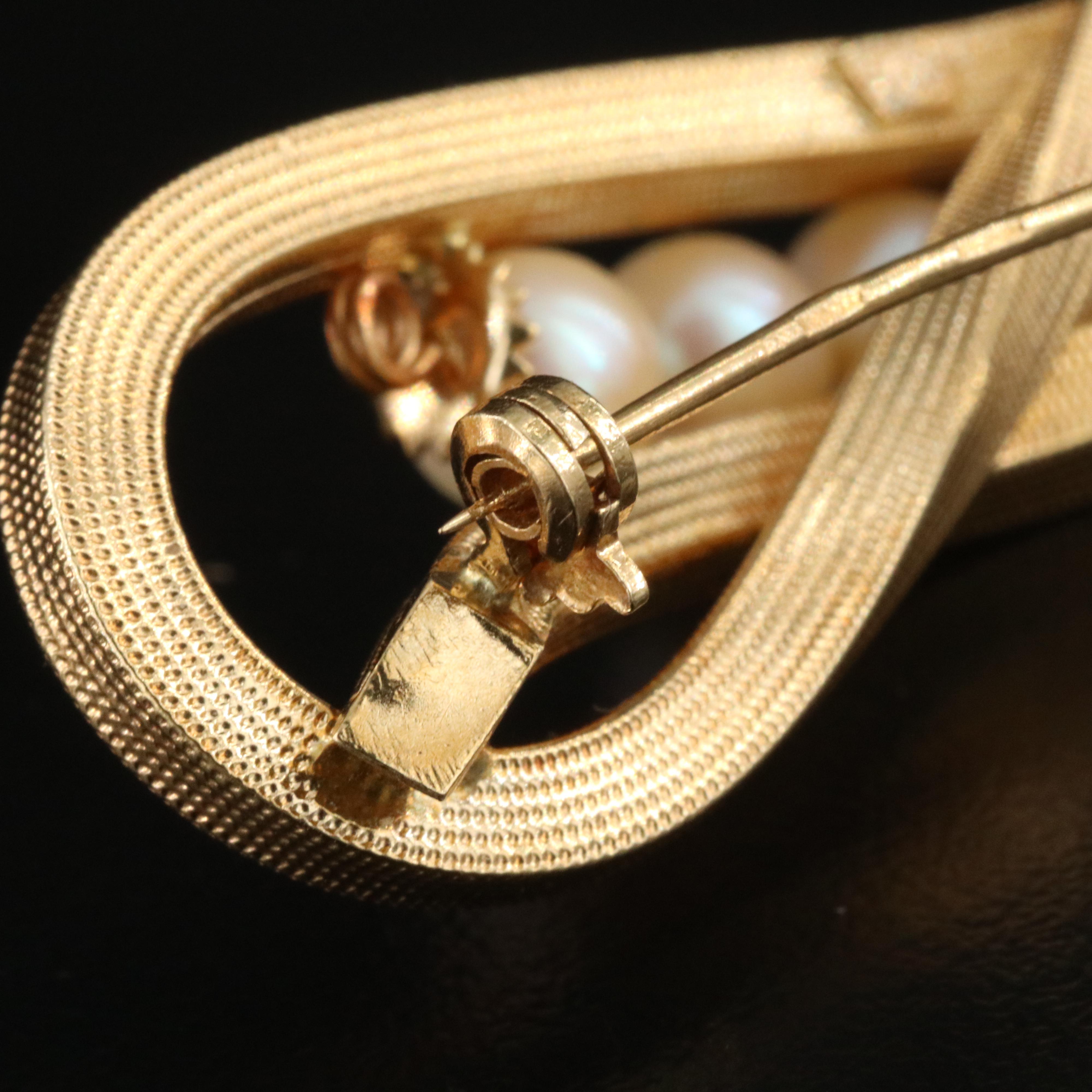 Vintage 18K Pearl Infinity Knot Brooch