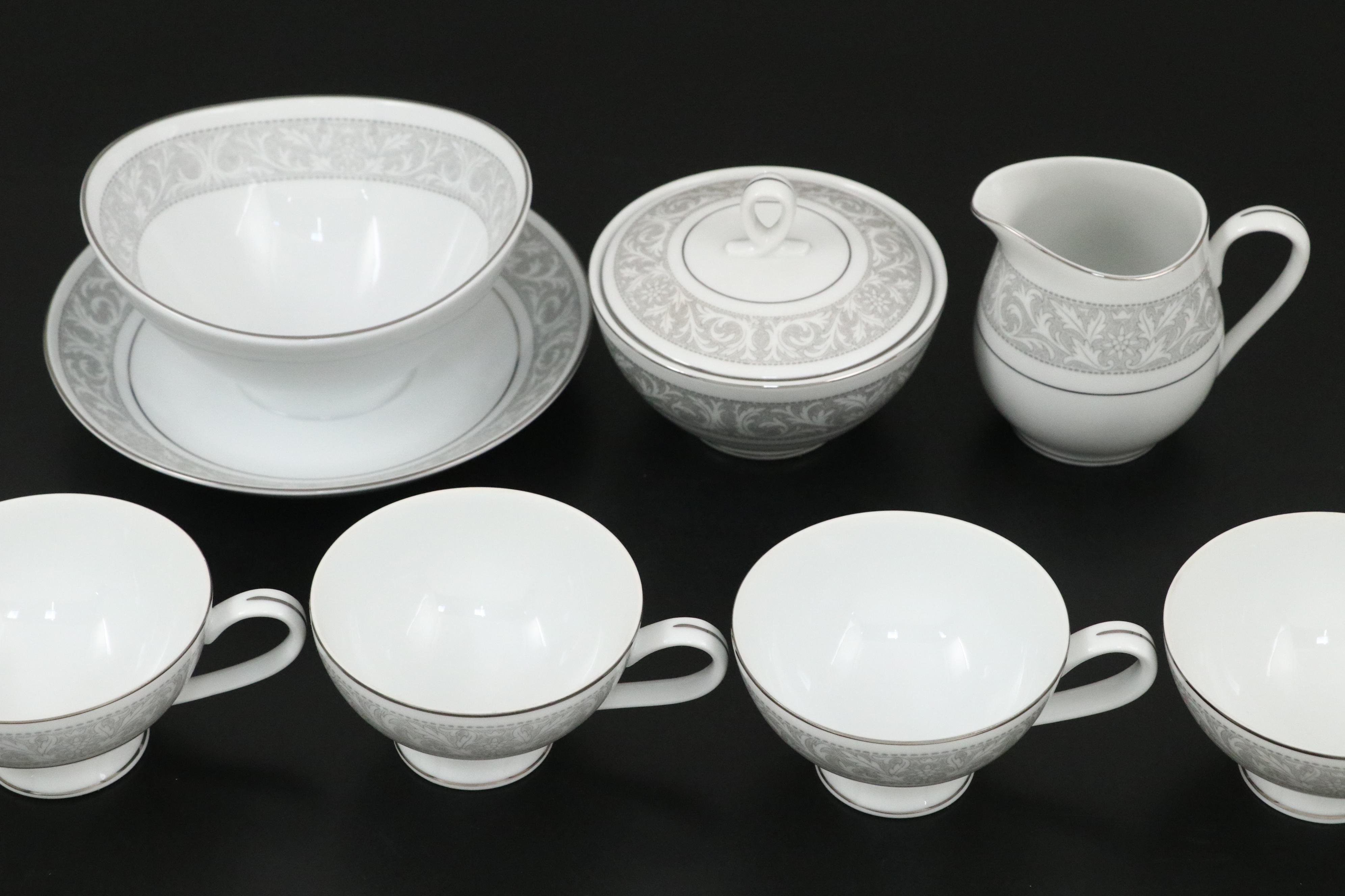 W. Dalton for Imperial China "Whitney" Porcelain Dinnerware, Late 20th Century