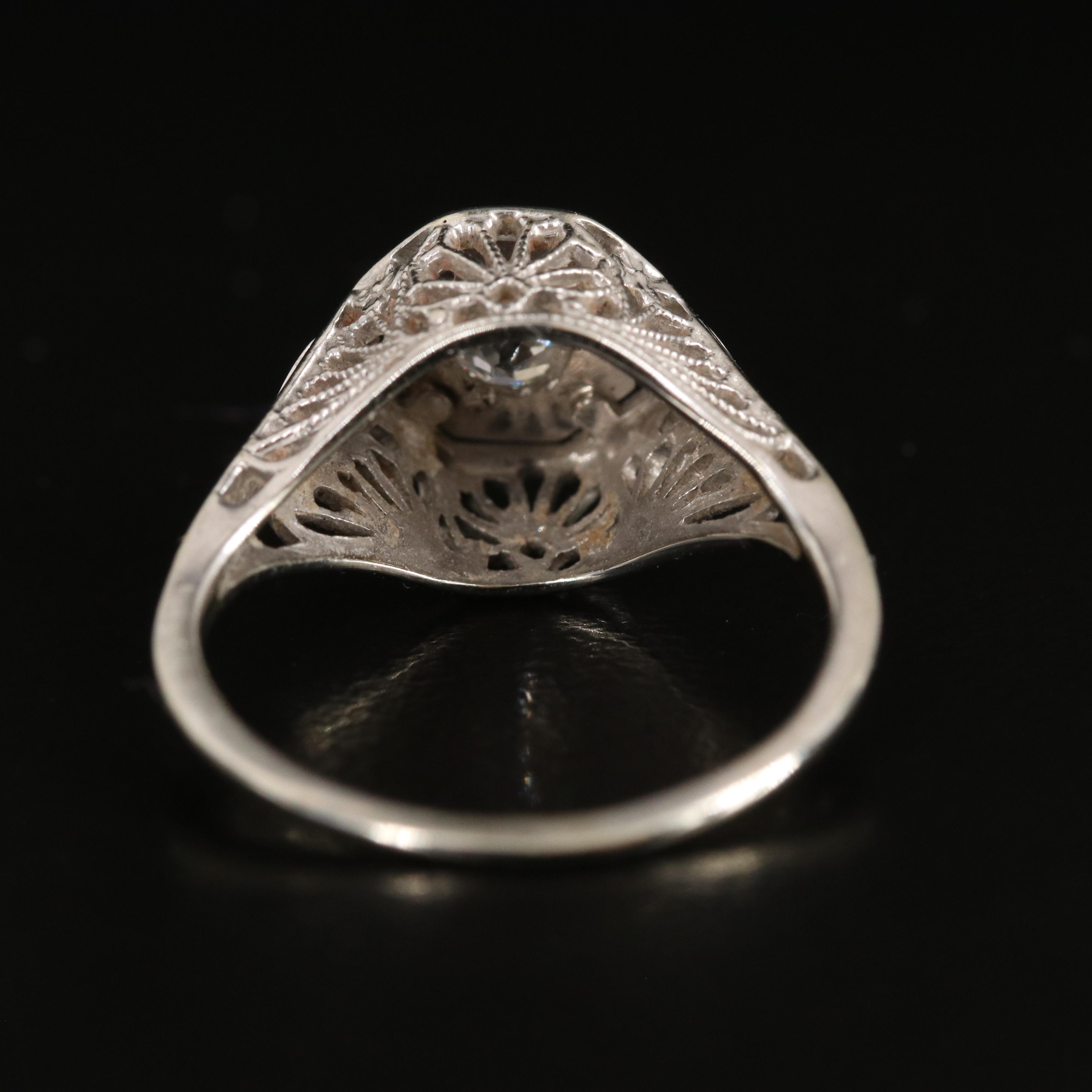 Art Deco 18K 0.20 CT Diamond Ring