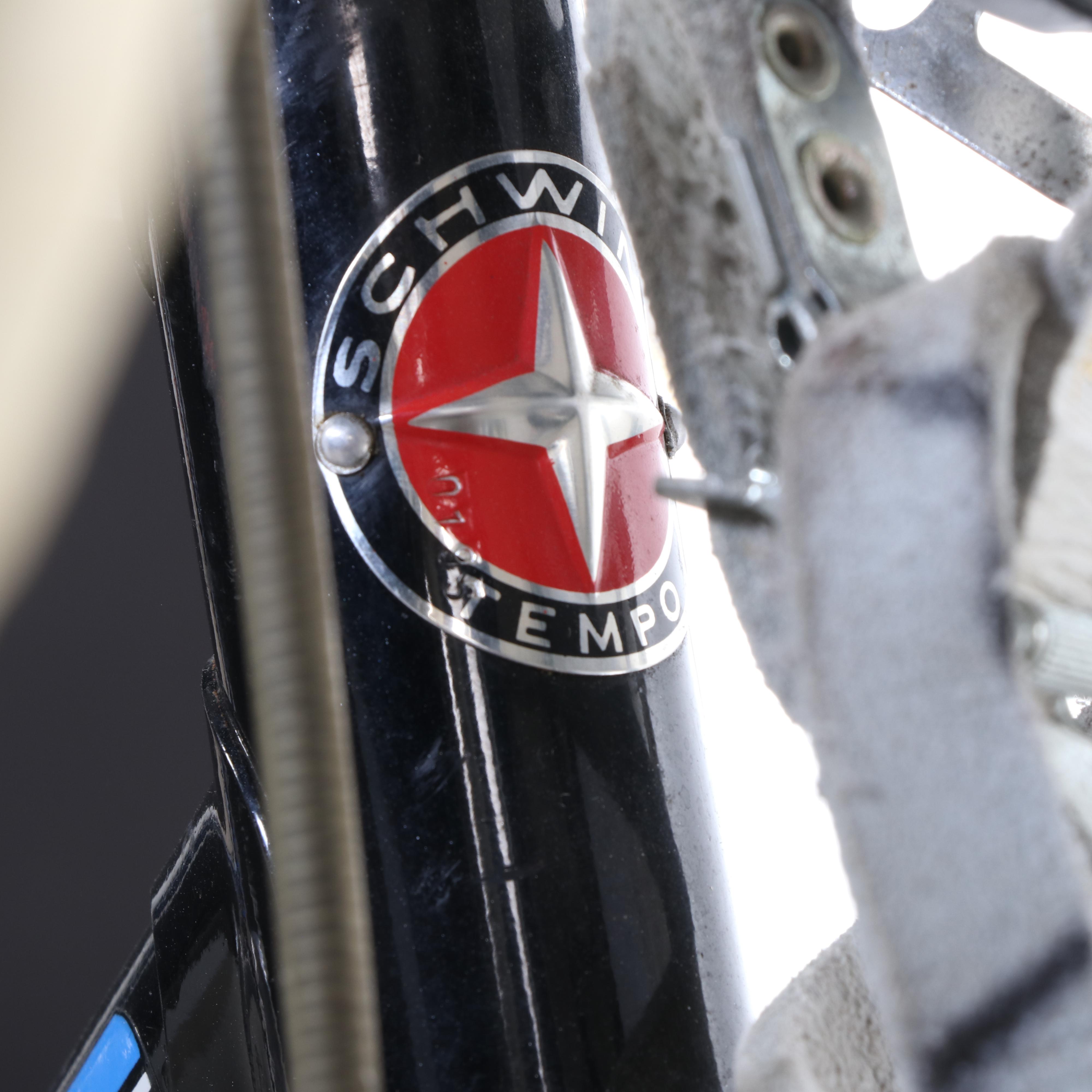 Schwinn Tempo Road Bike with Avocet Criterium Saddle