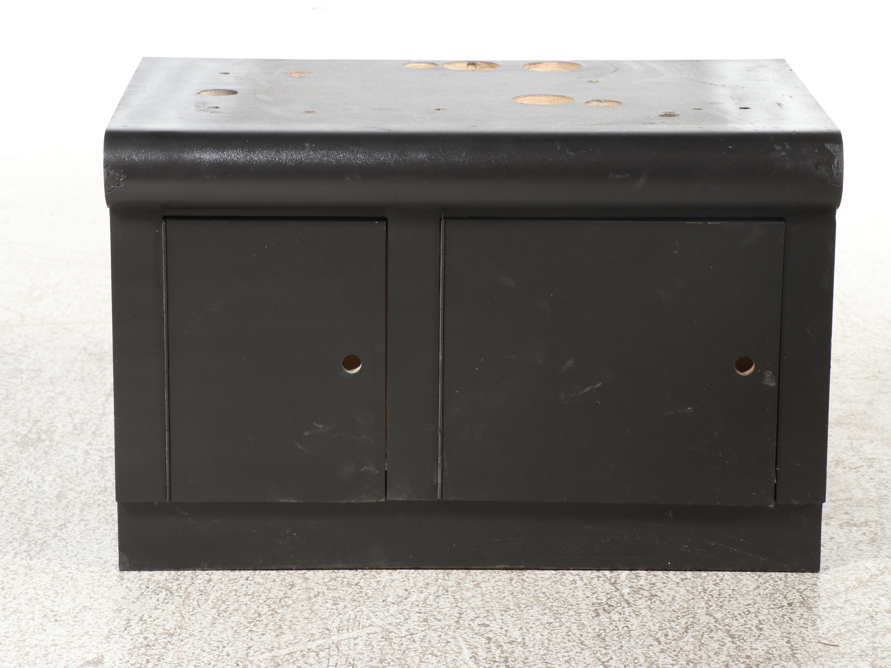 American IGT "Haywire Deluxe" Slot Machine with Cabinet Stand, 2006