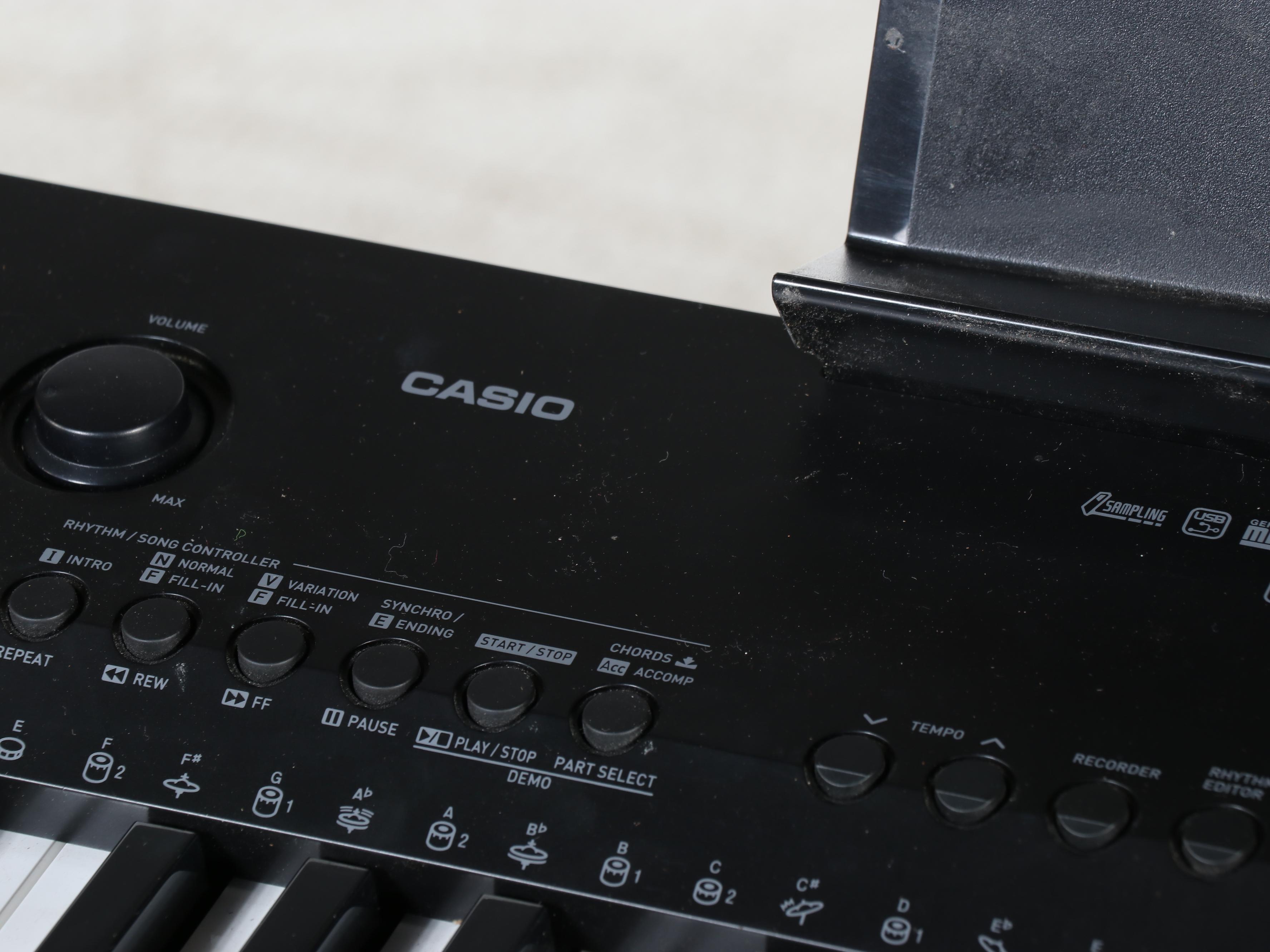 Casio Model CDP-220R Keyboard with Seat