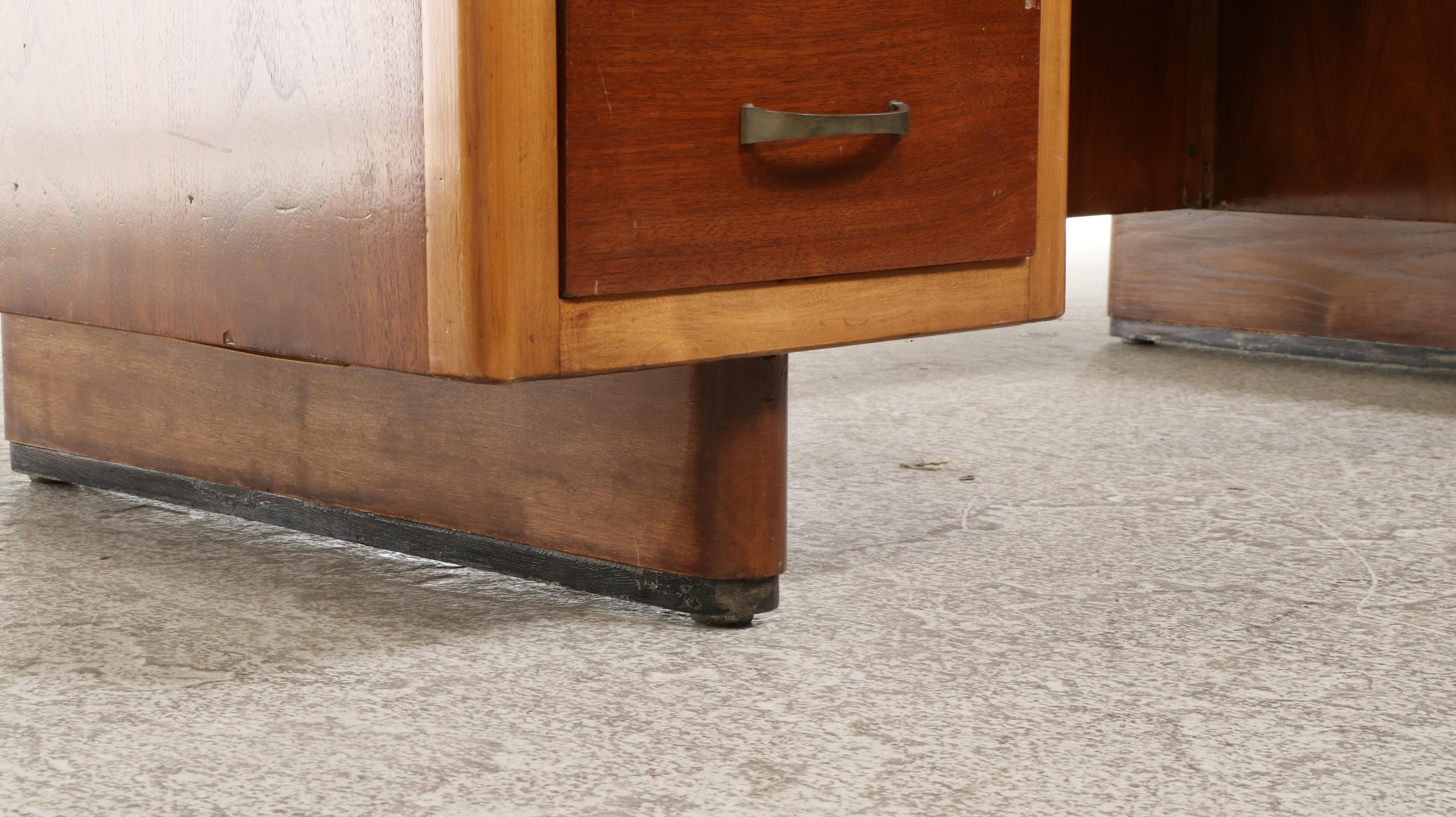 Mid Century Modern Walnut Executive Desk, Mid-20th Century
