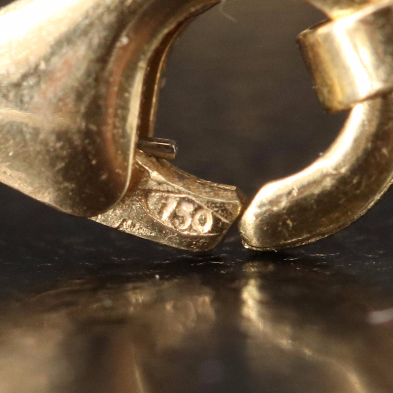 Cortebert Pendant Quartz Watch with 18K Gold Necklace