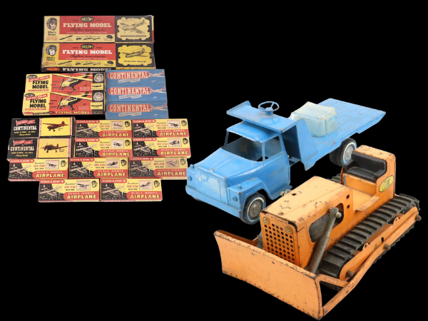 Vintage Model Airplane Kits & Nostalgic Toys