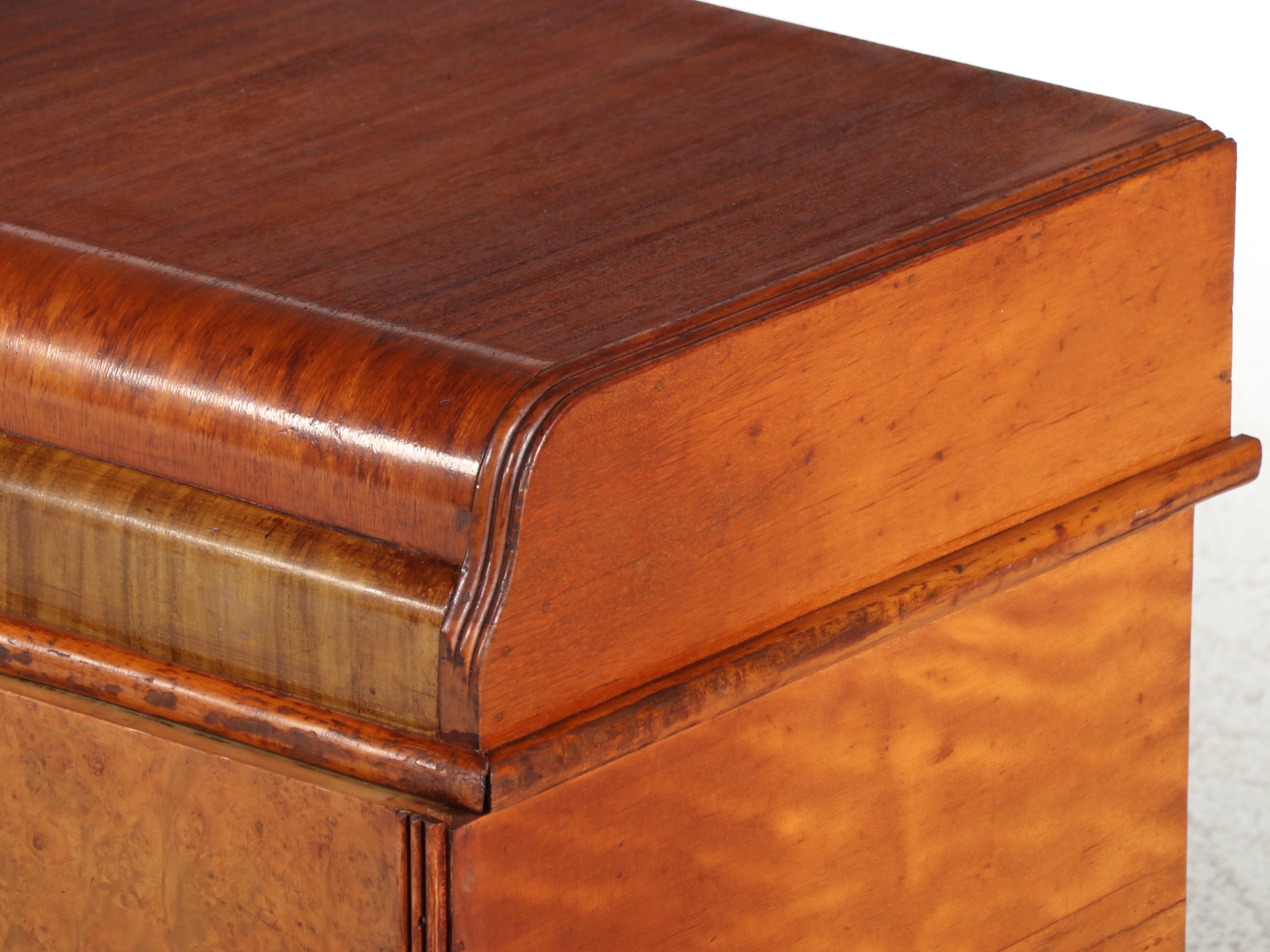 Franklin Shockey Co. Art Deco Style "The Franklin Hope Chest" Cedar-Lined Chest