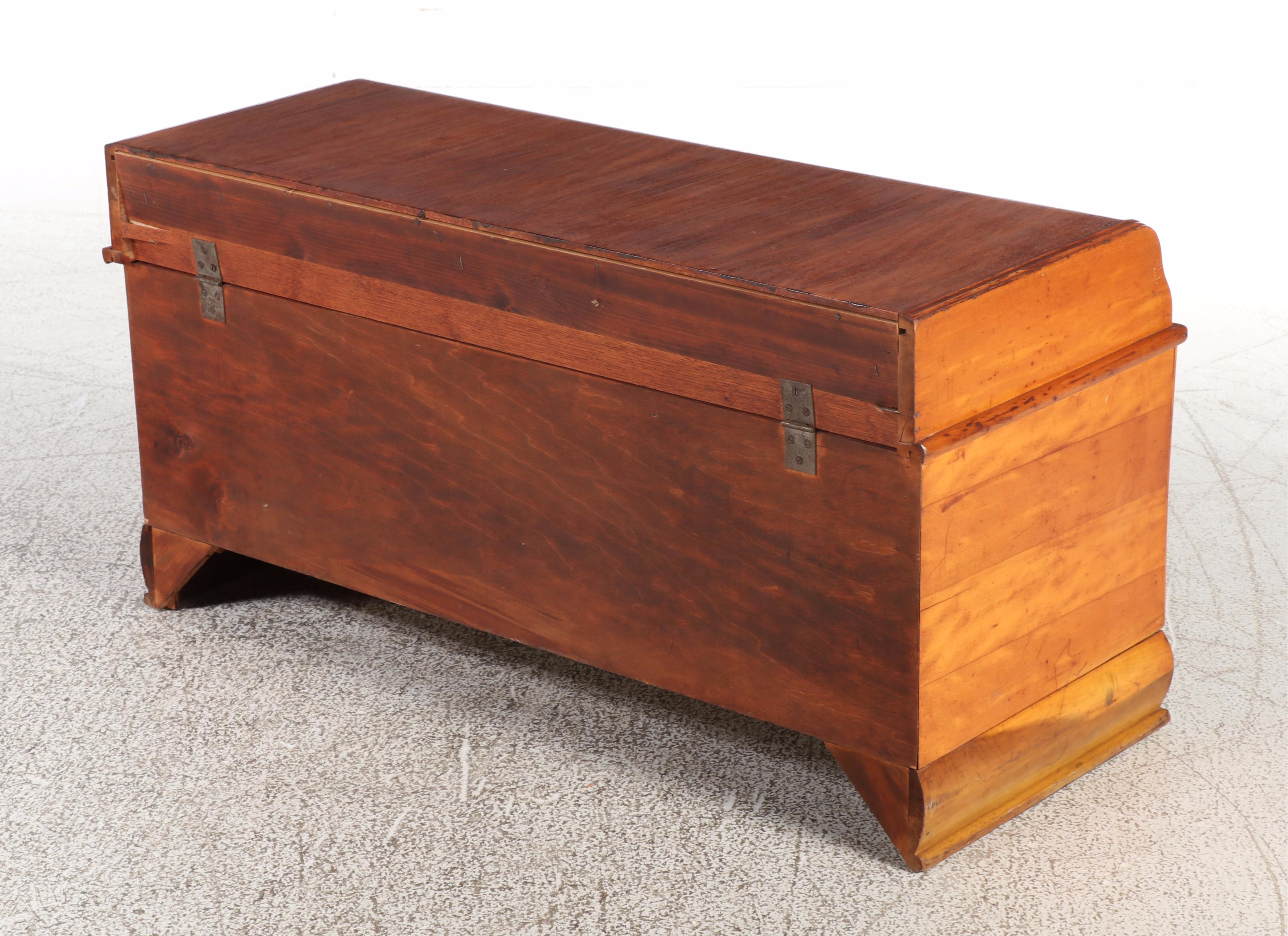 Franklin Shockey Co. Art Deco Style "The Franklin Hope Chest" Cedar-Lined Chest