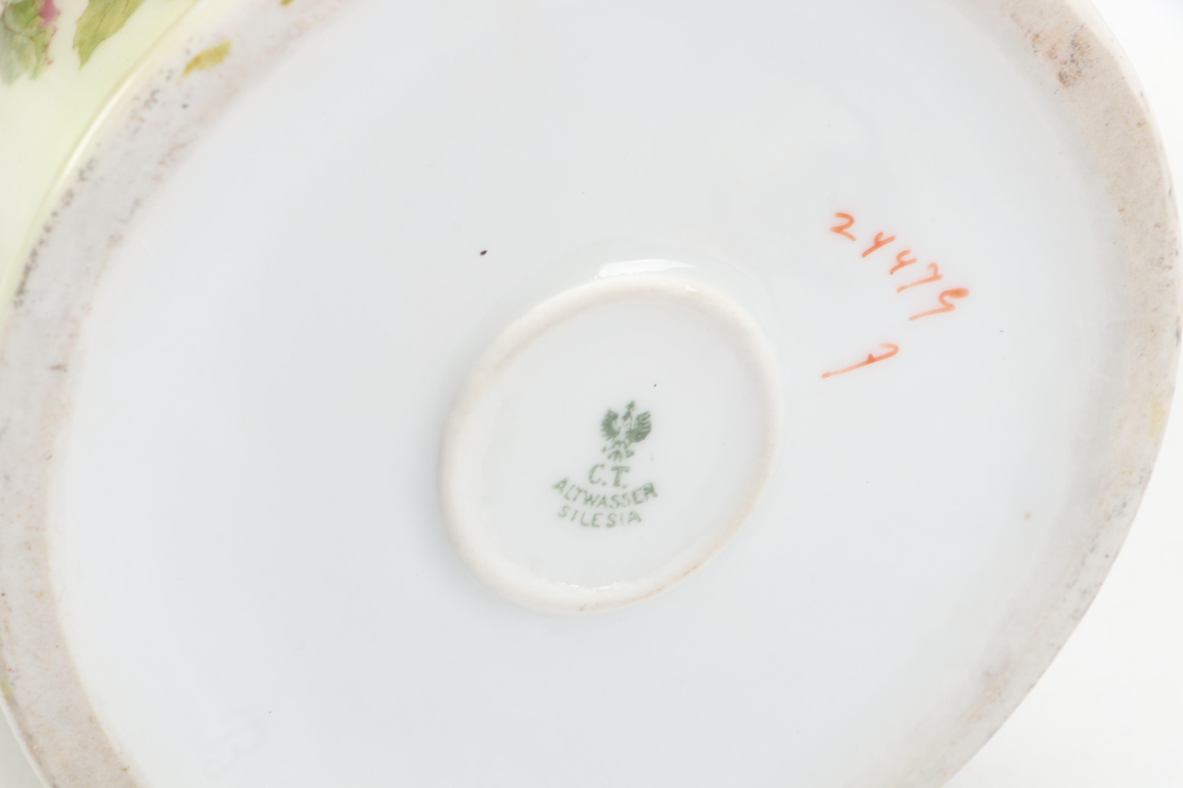 Lefton Porcelain Musical Teapot and Shell Ashtray with More Porcelain Décor