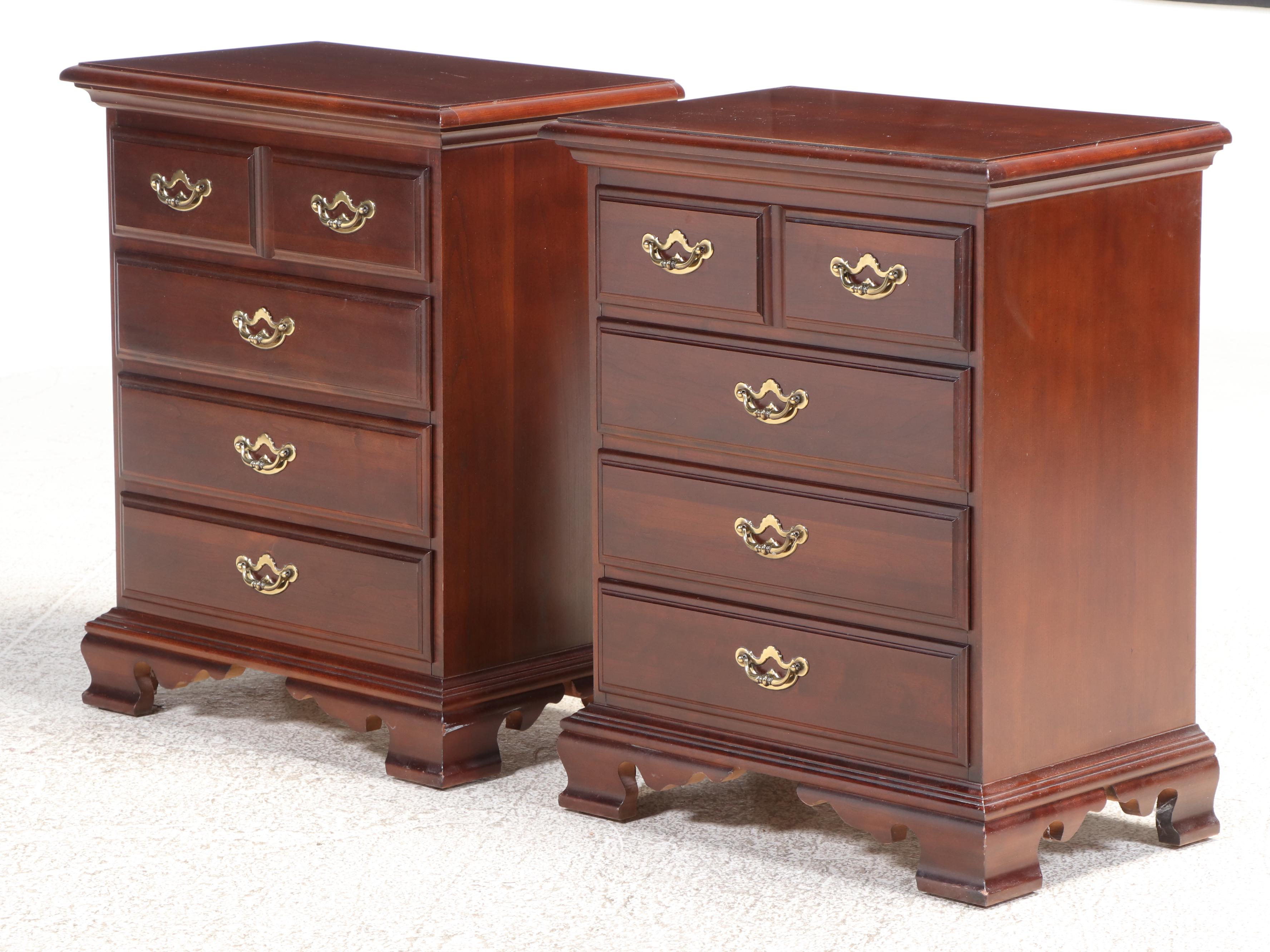 Thomasville Federal Style Cherry Four Poster Queen Size Bed and Nightstand Pair