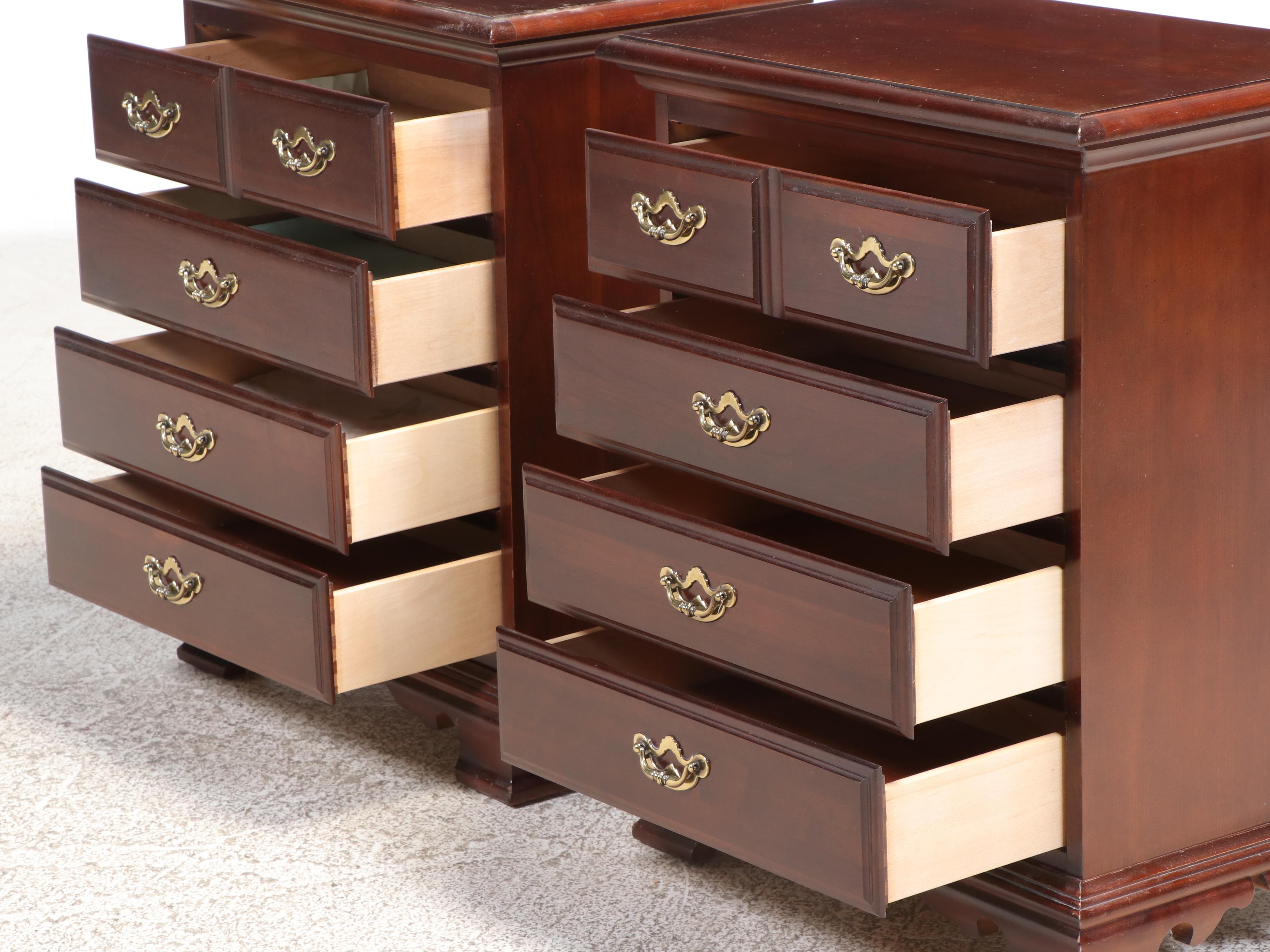 Thomasville Federal Style Cherry Four Poster Queen Size Bed and Nightstand Pair