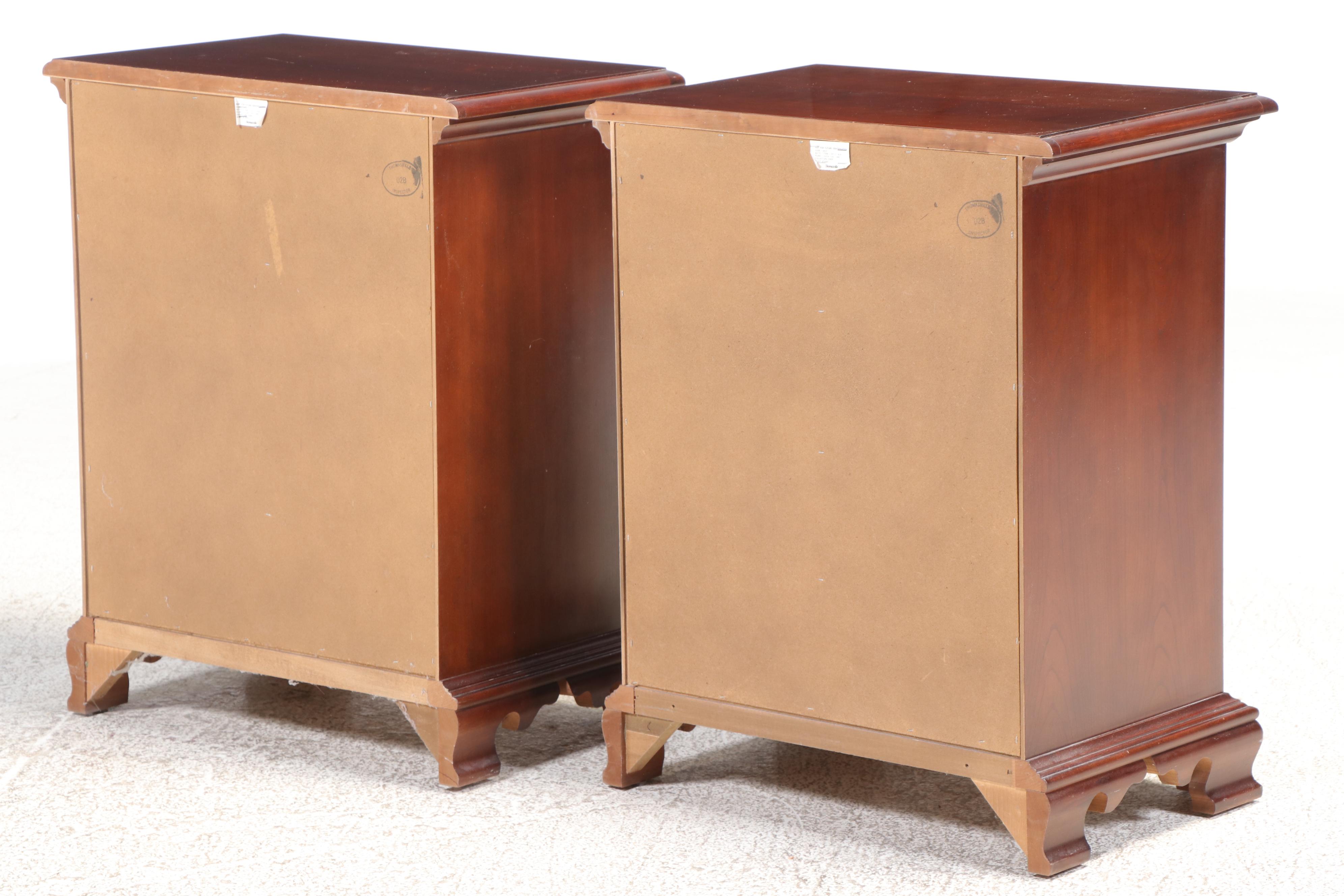 Thomasville Federal Style Cherry Four Poster Queen Size Bed and Nightstand Pair