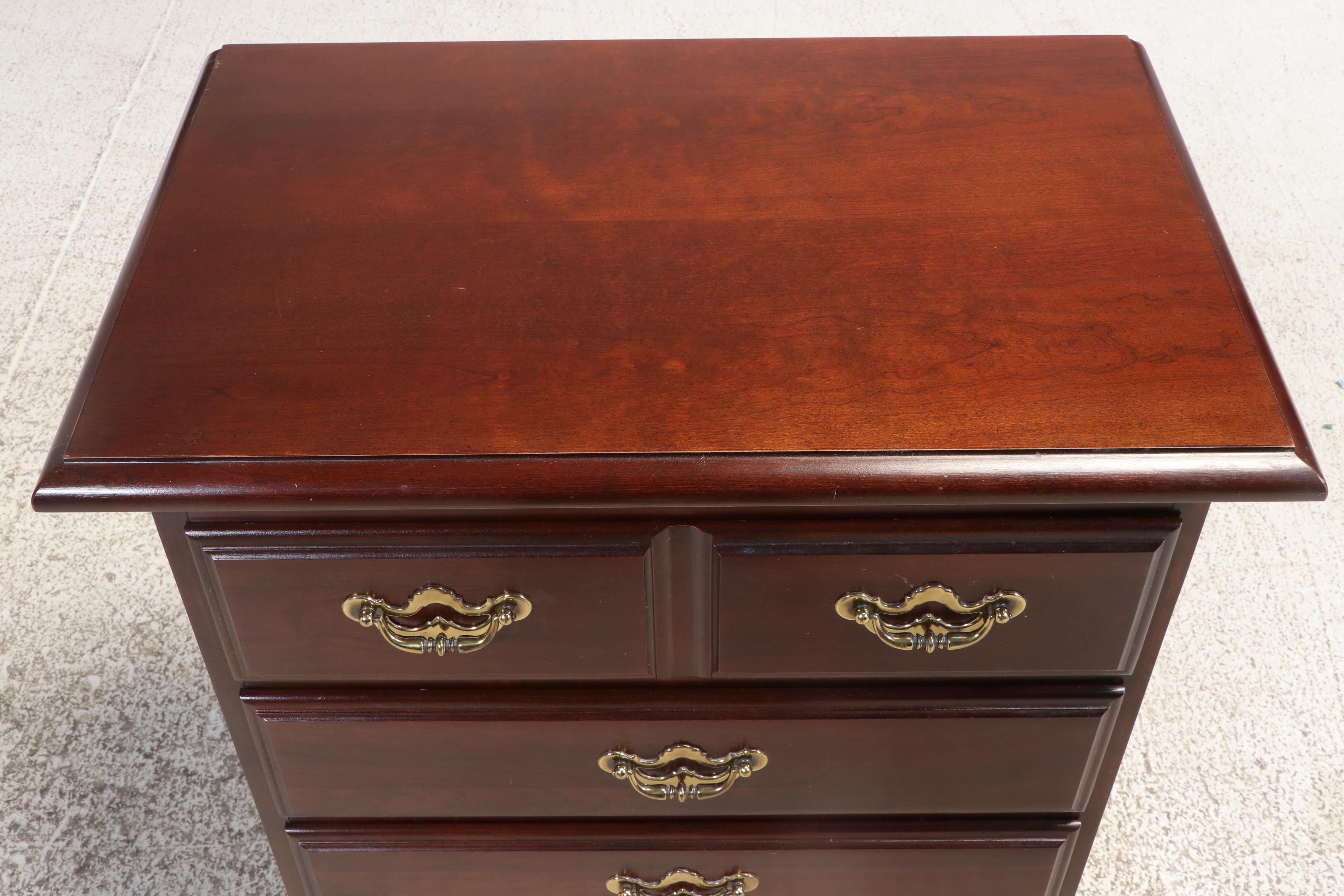 Thomasville Federal Style Cherry Four Poster Queen Size Bed and Nightstand Pair