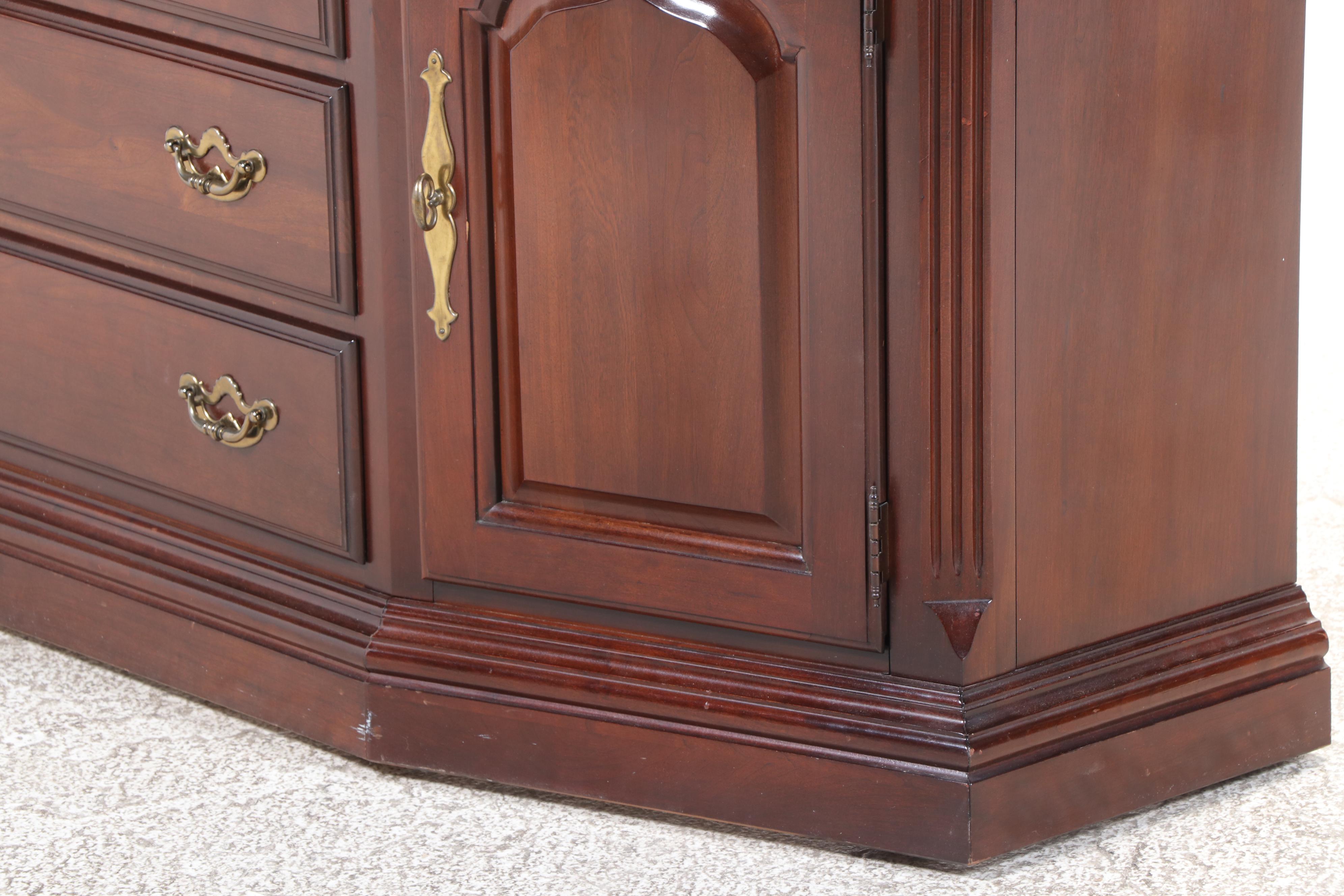 Thomasville Federal Style Cherrywood China Cabinet