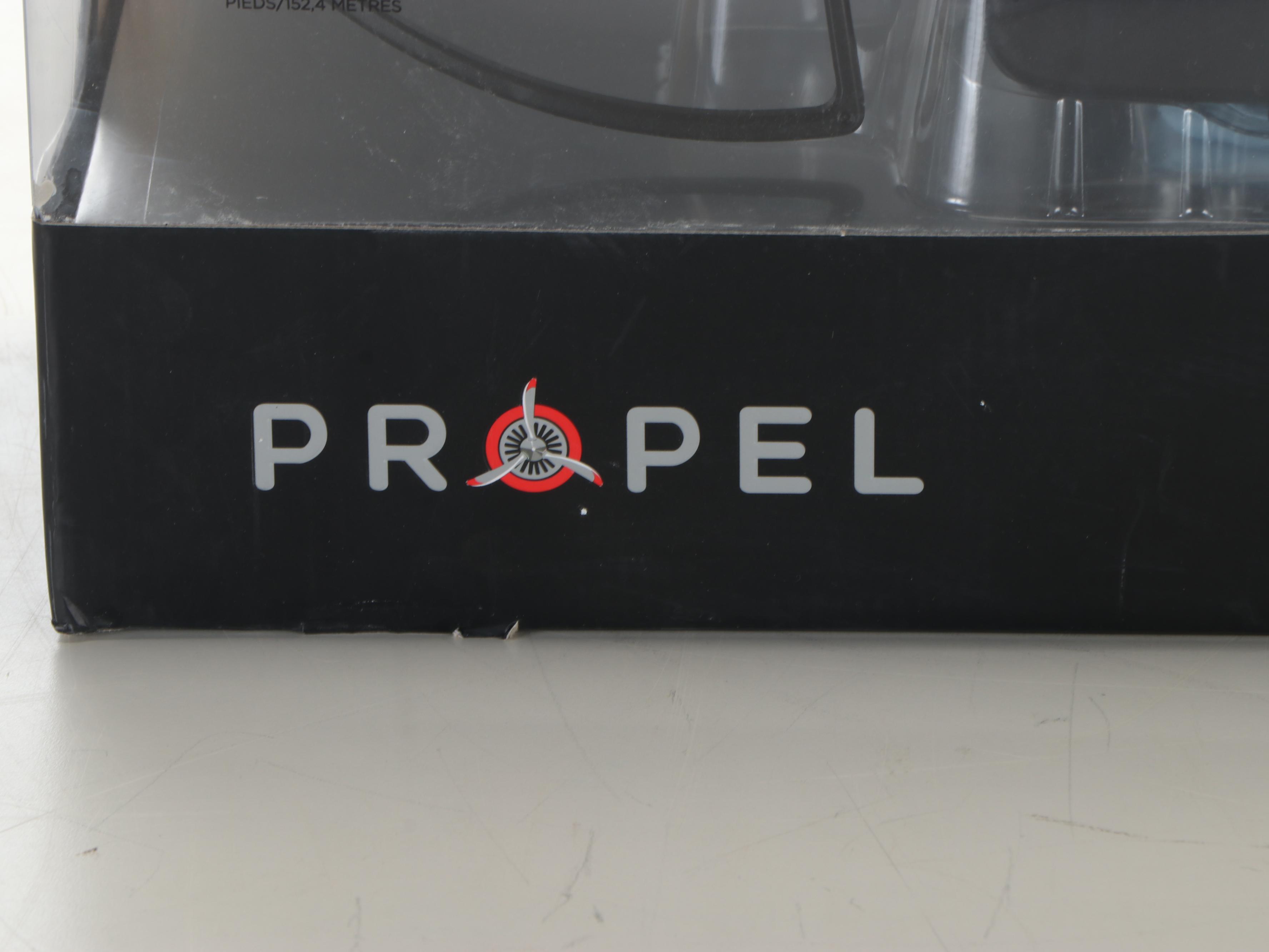 Propel Sky Master + FPV 2.4GHz Quadrocopter with Live Video Streaming