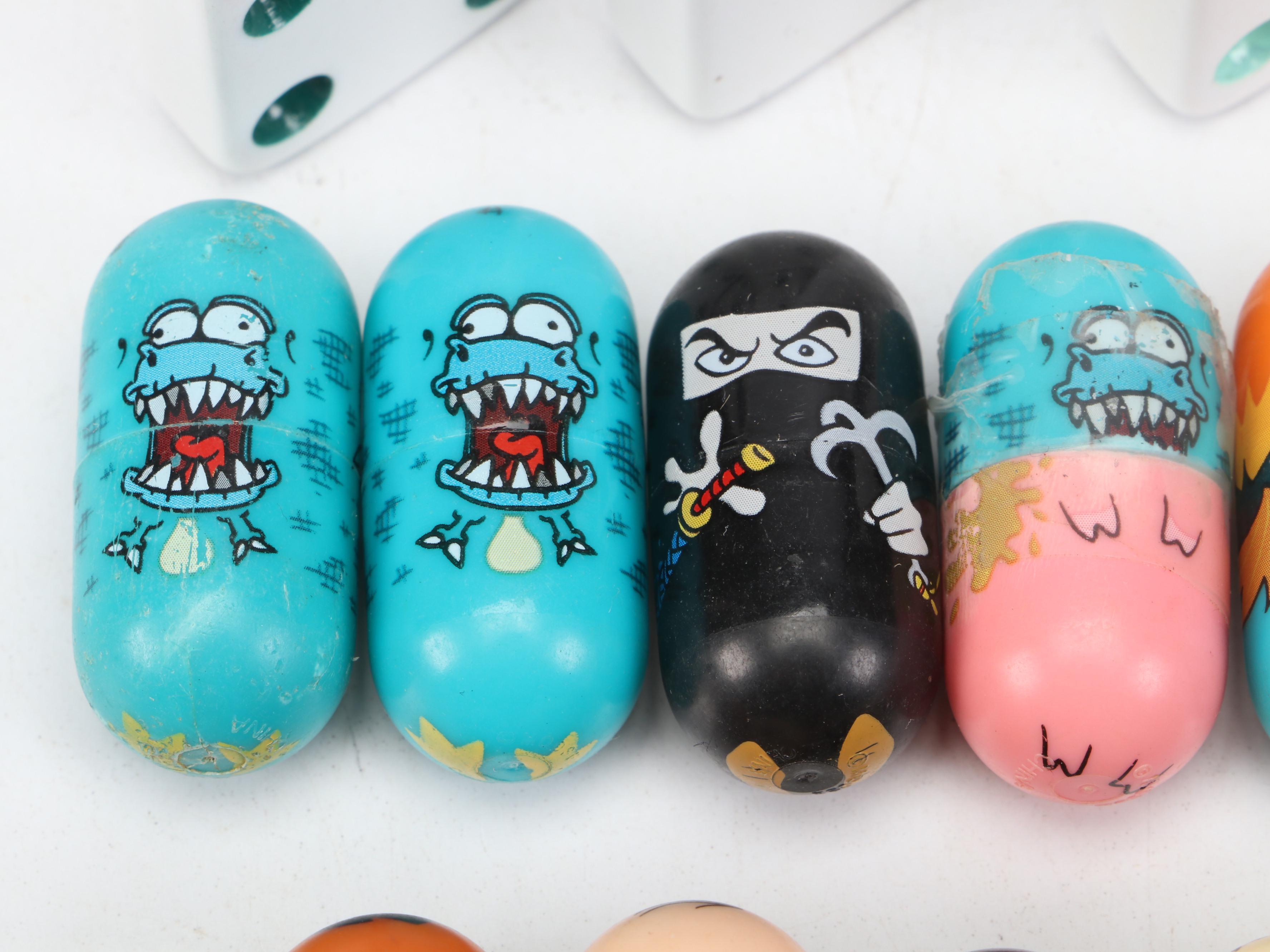 Moose Toys "Mighty Beanz" Collectible Weighted Plastic Bean Toys with Dominos