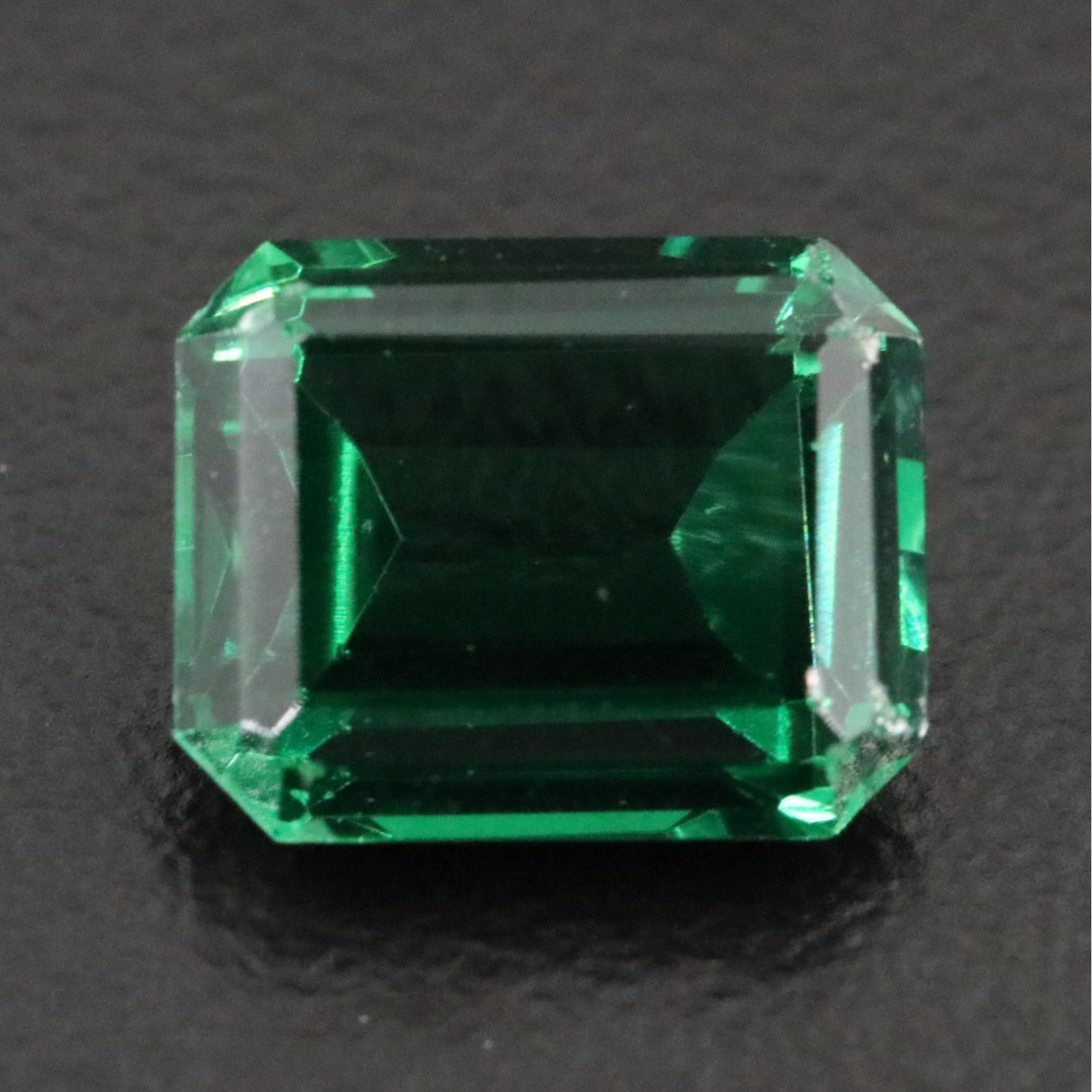 Loose Lab Grown Spinel Triplet