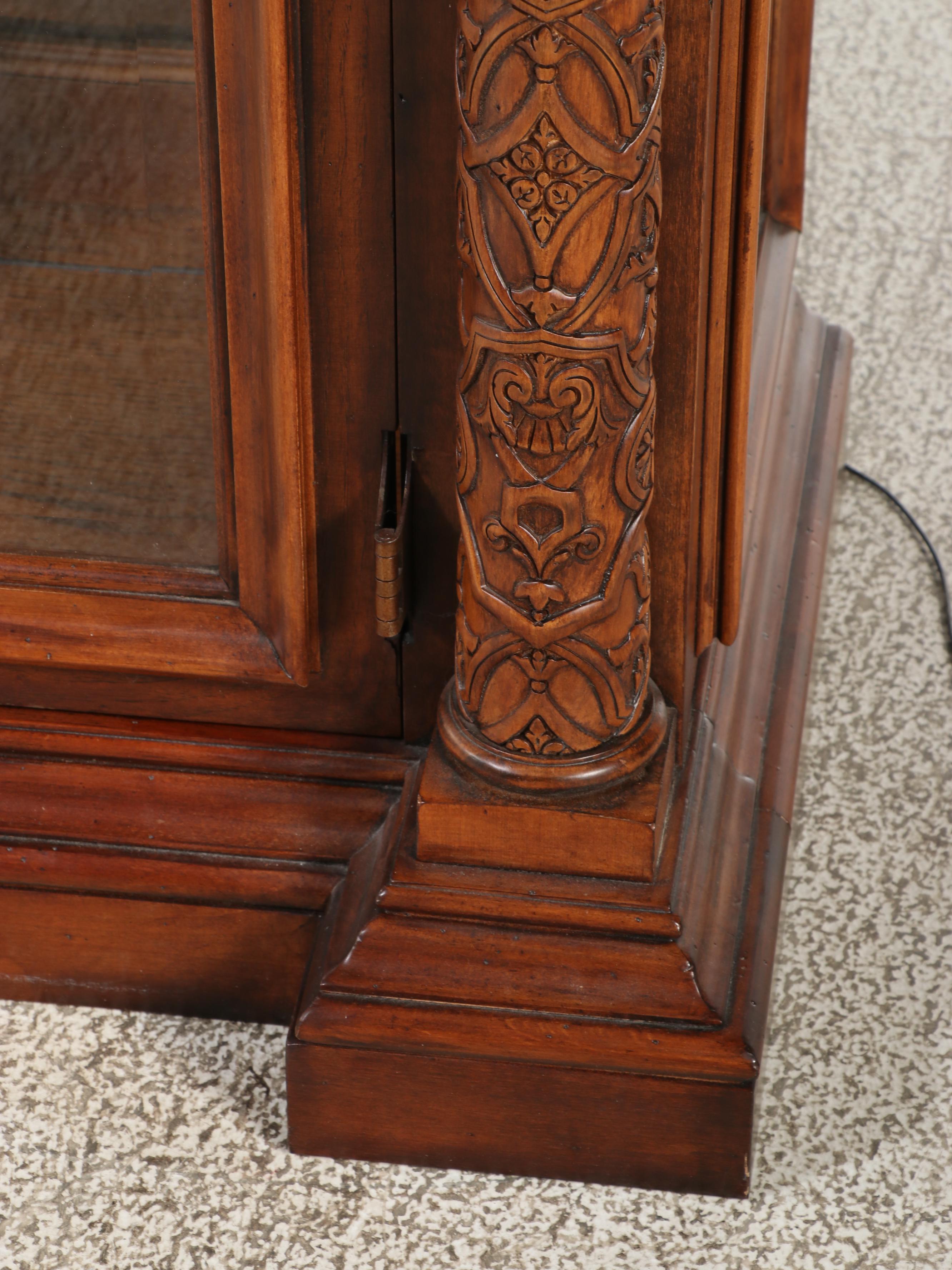 Henredon Renaissance Revival Style Cherrywood-Stained Display Cabinet