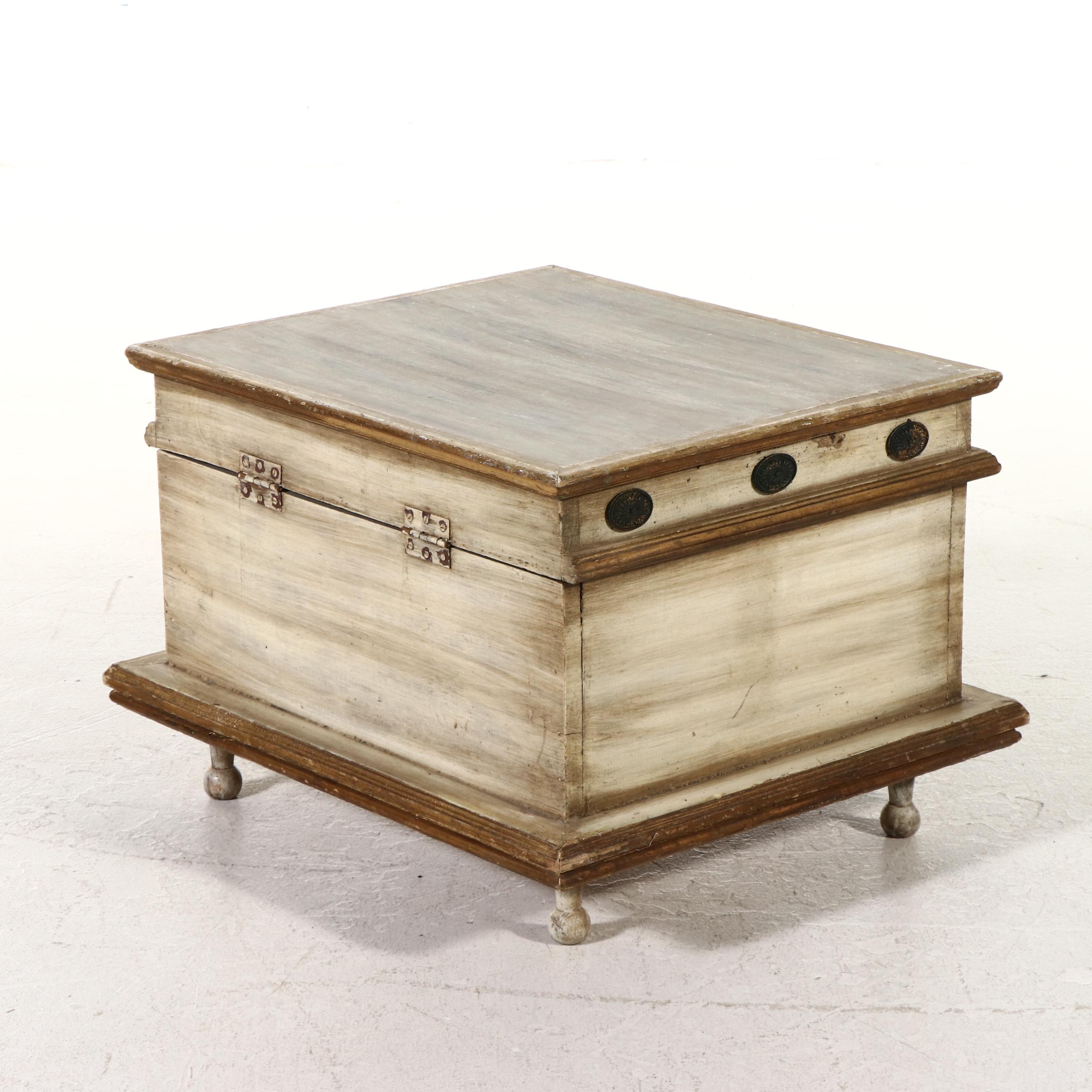 Neoclassical Style Painted and Parcel Gilt Lift-Lid Chest