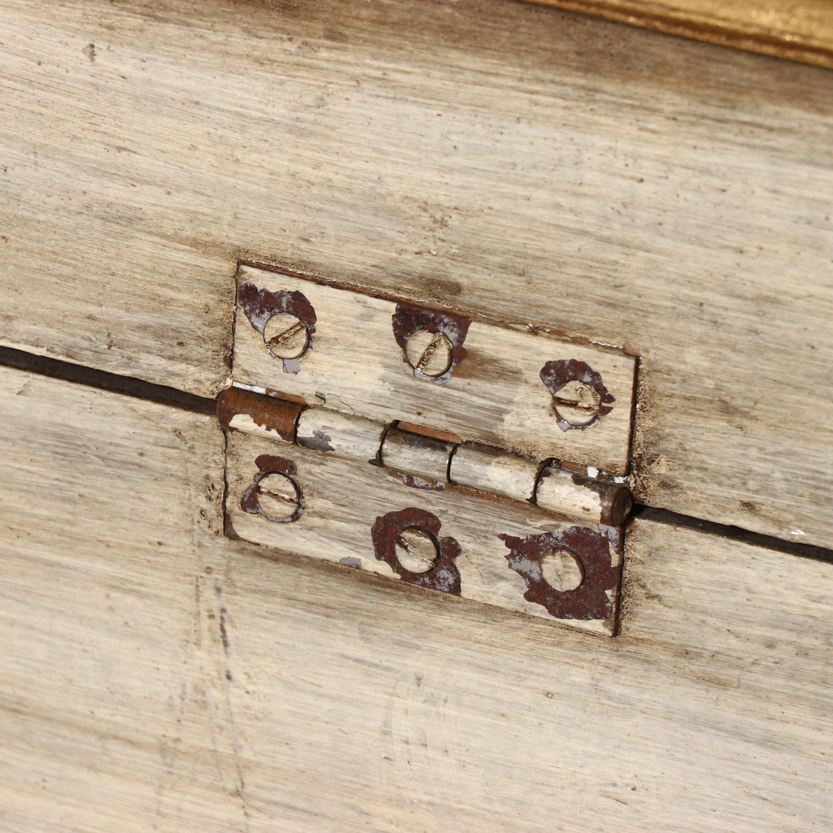 Neoclassical Style Painted and Parcel Gilt Lift-Lid Chest