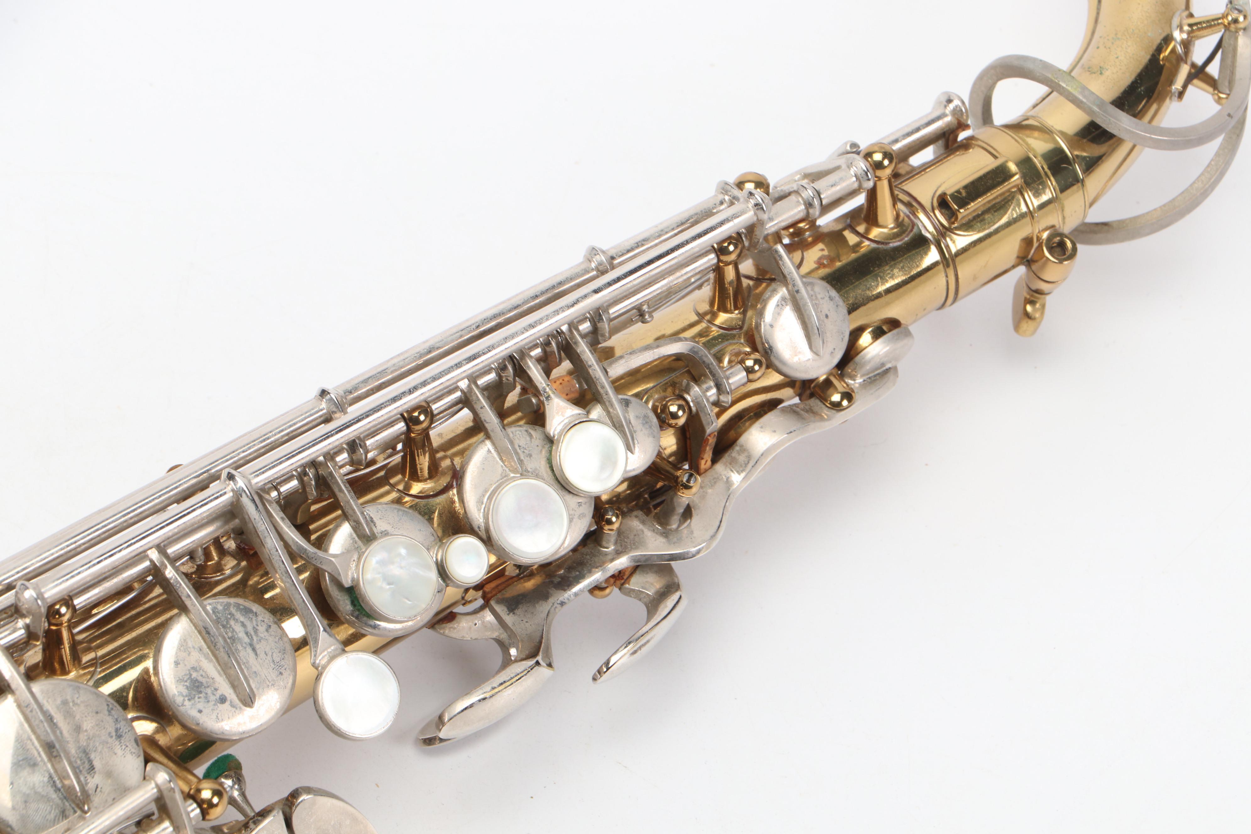 Selmer Bundy II Brass Alto Saxophone with Plastic Case