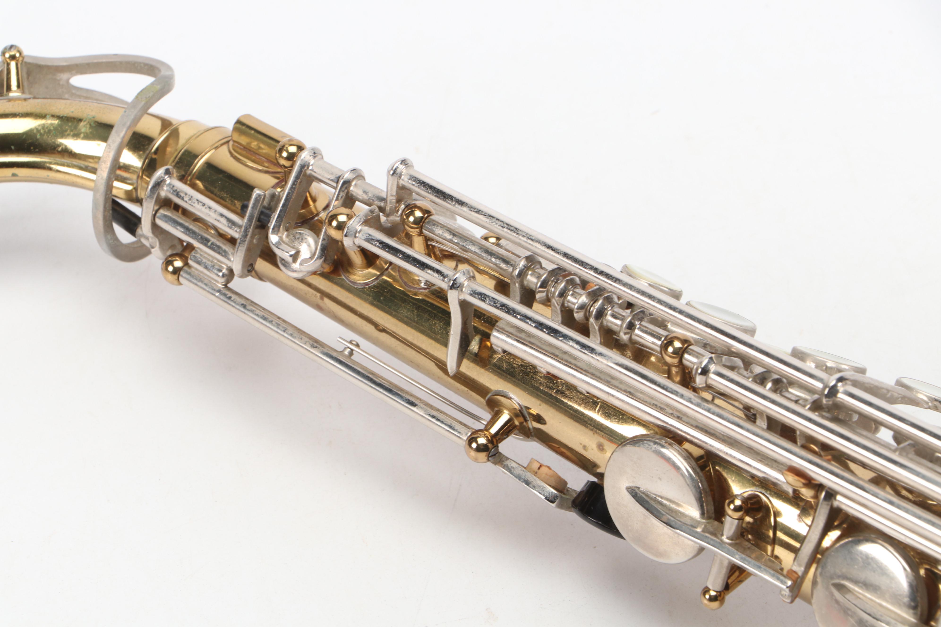 Selmer Bundy II Brass Alto Saxophone with Plastic Case