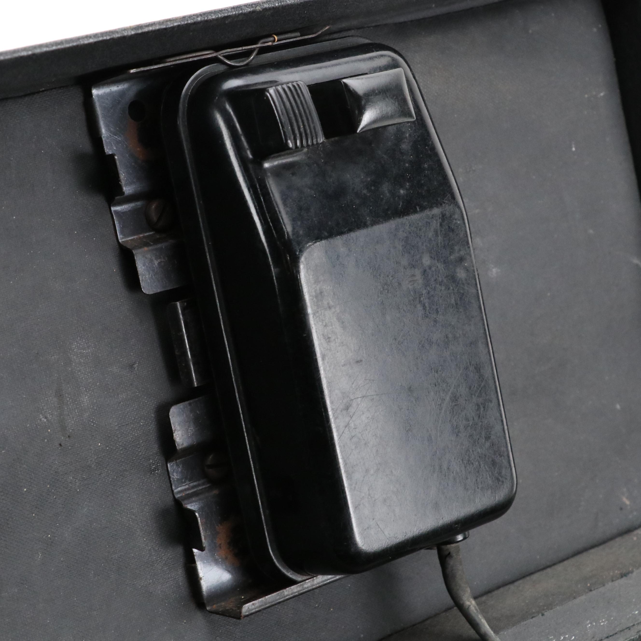 Singer Featherweight Sewing Machine with Case