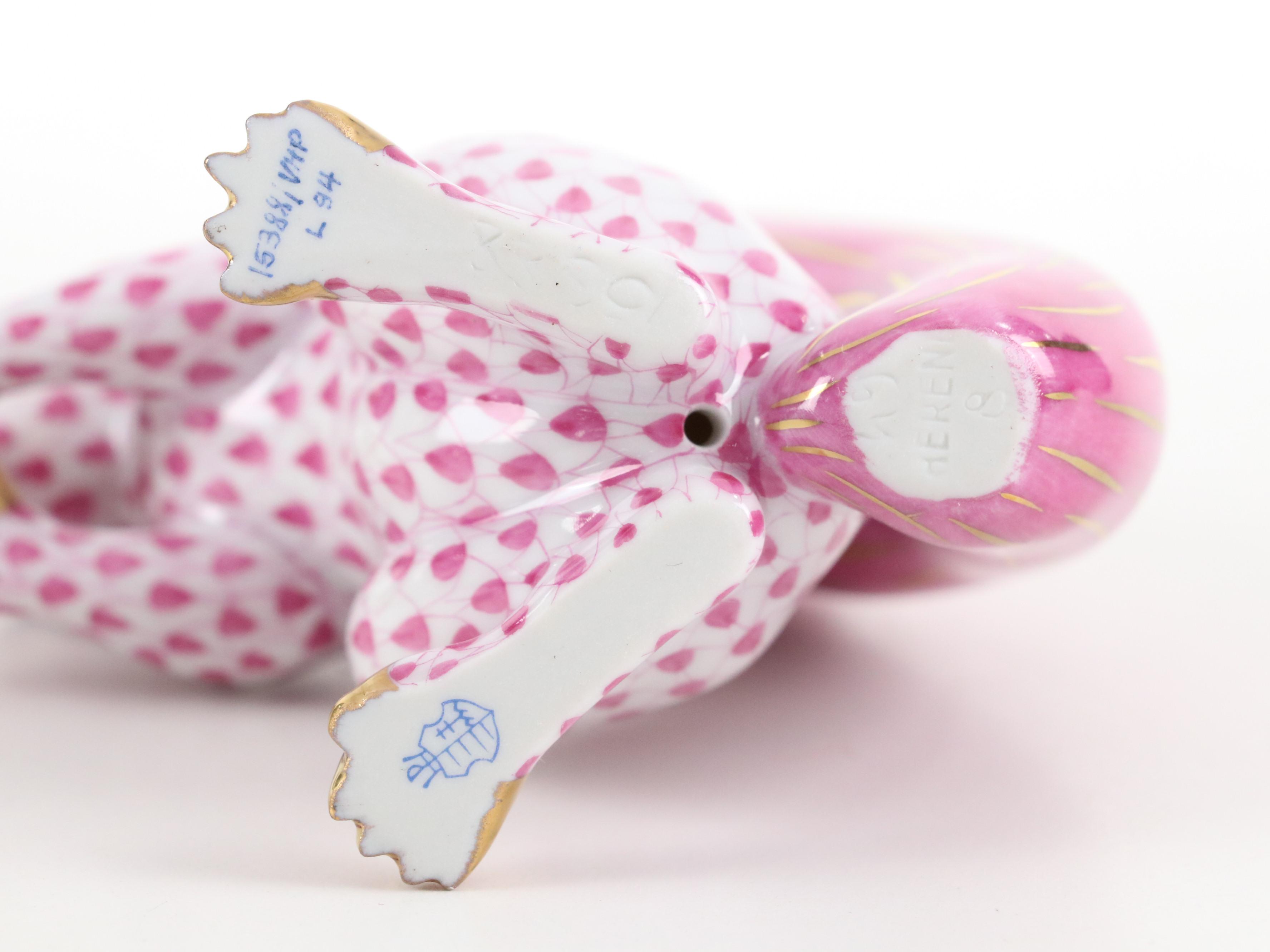 Herend Raspberry Fishnet with Gold "Squirrel" Porcelain Figurine, 1994