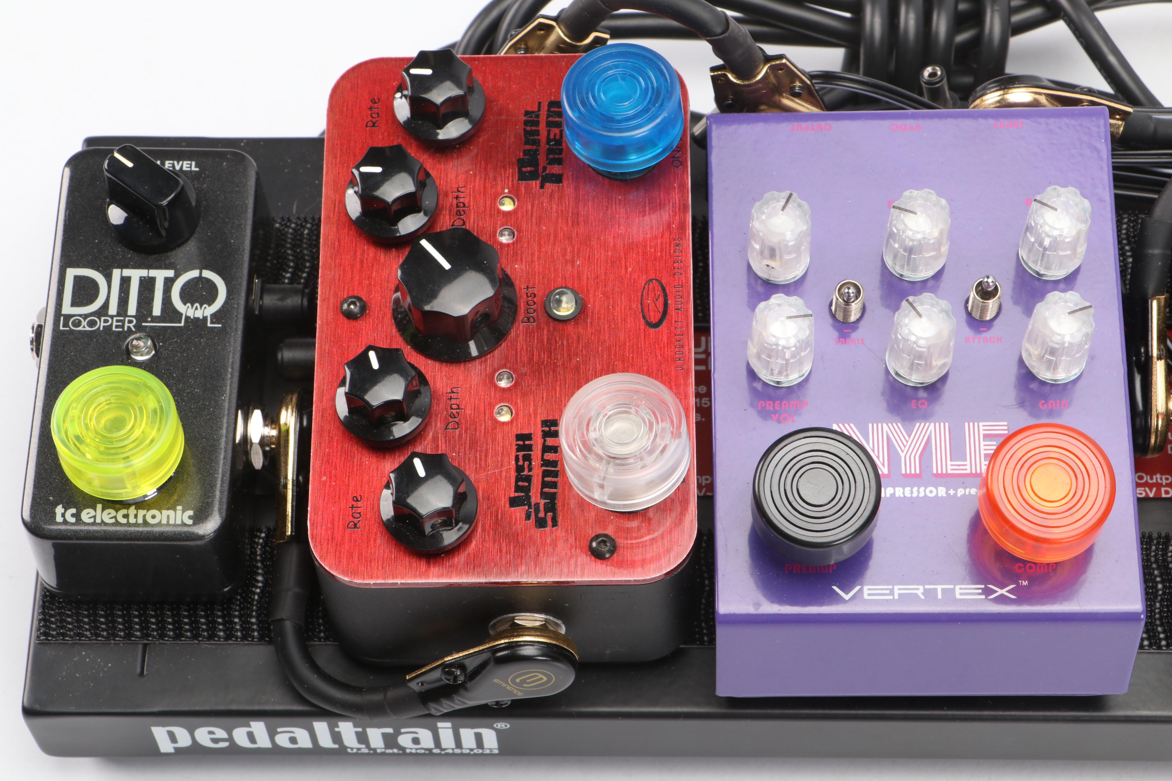 Pedaltrain Pedalboard and Soft Case with Nine Mounted Effects Pedals