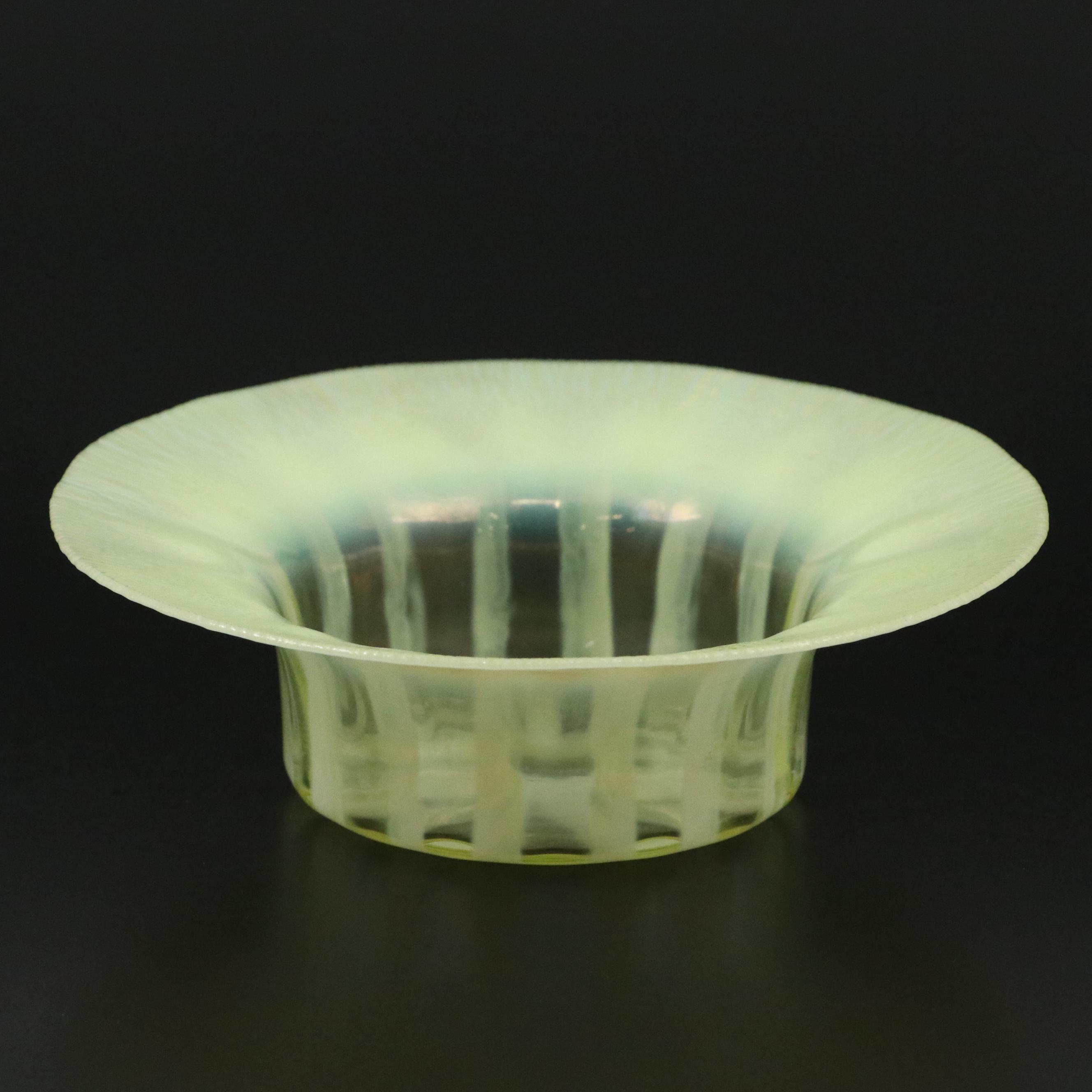 Louis Comfort Tiffany Favrile Opalescent Art Glass Bowl, Early 20th Century