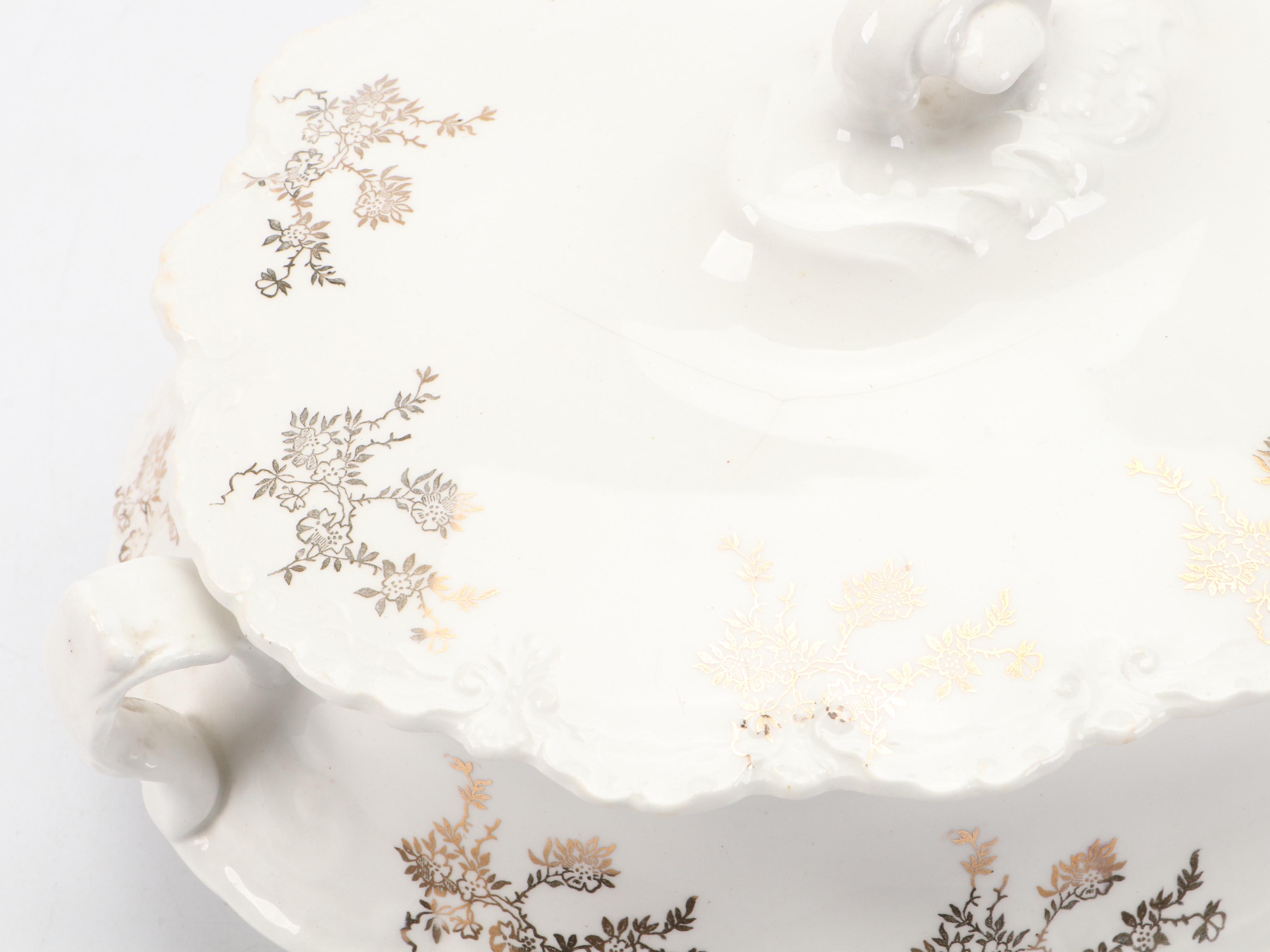 Homer Laughlin "Hudson" Ceramic Oval Covered Vegetable with More Ceramic Décor