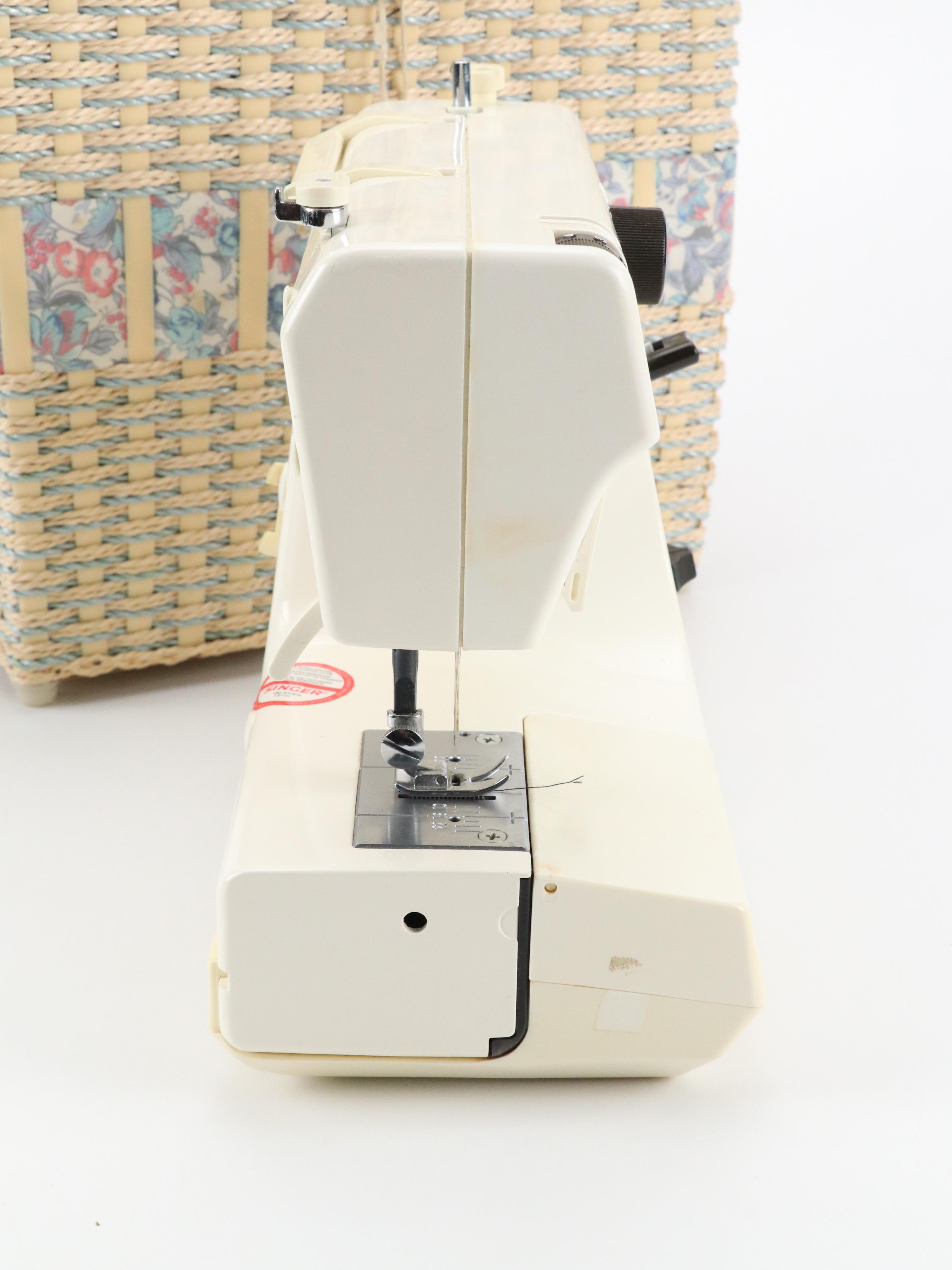 Singer 212 Sewing Machine in Basket with Accessories, 1989-1991