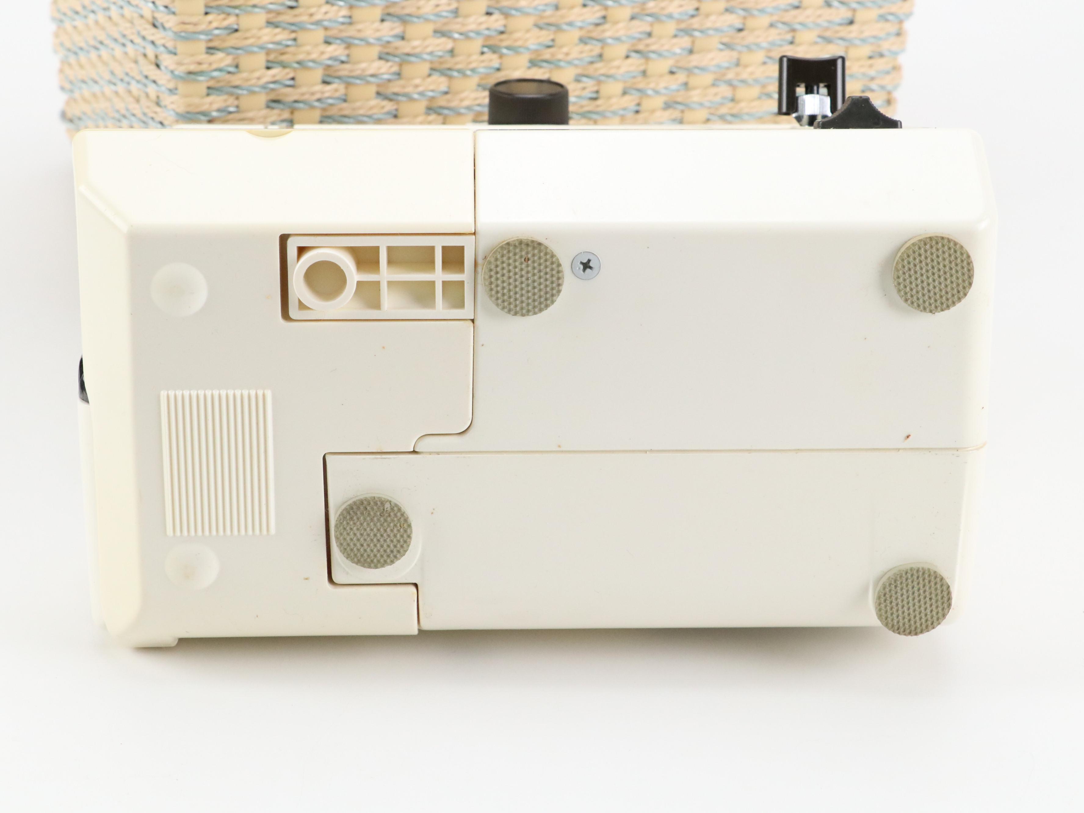 Singer 212 Sewing Machine in Basket with Accessories, 1989-1991