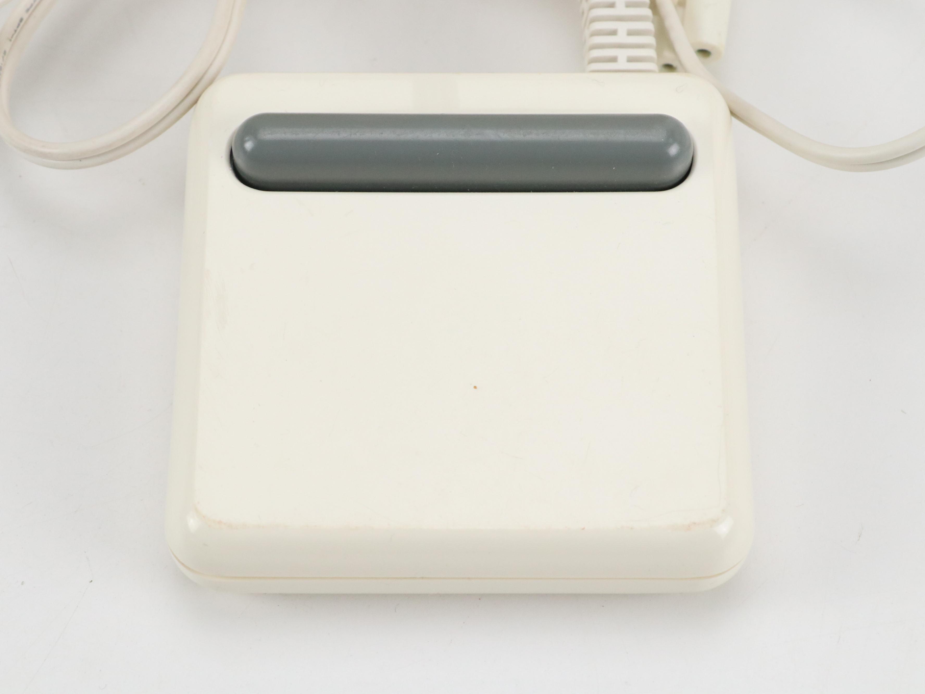 Singer 212 Sewing Machine in Basket with Accessories, 1989-1991