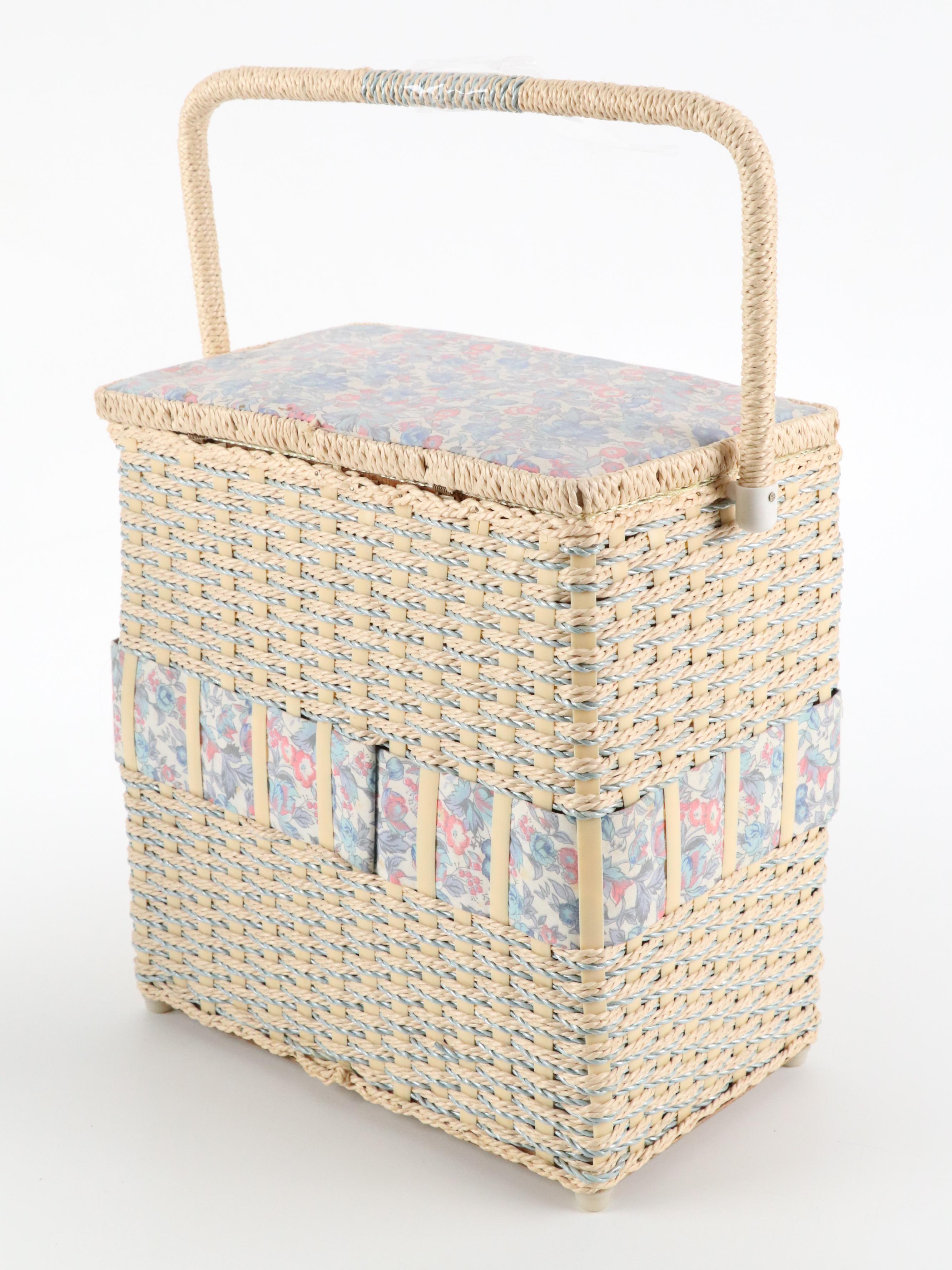 Singer 212 Sewing Machine in Basket with Accessories, 1989-1991