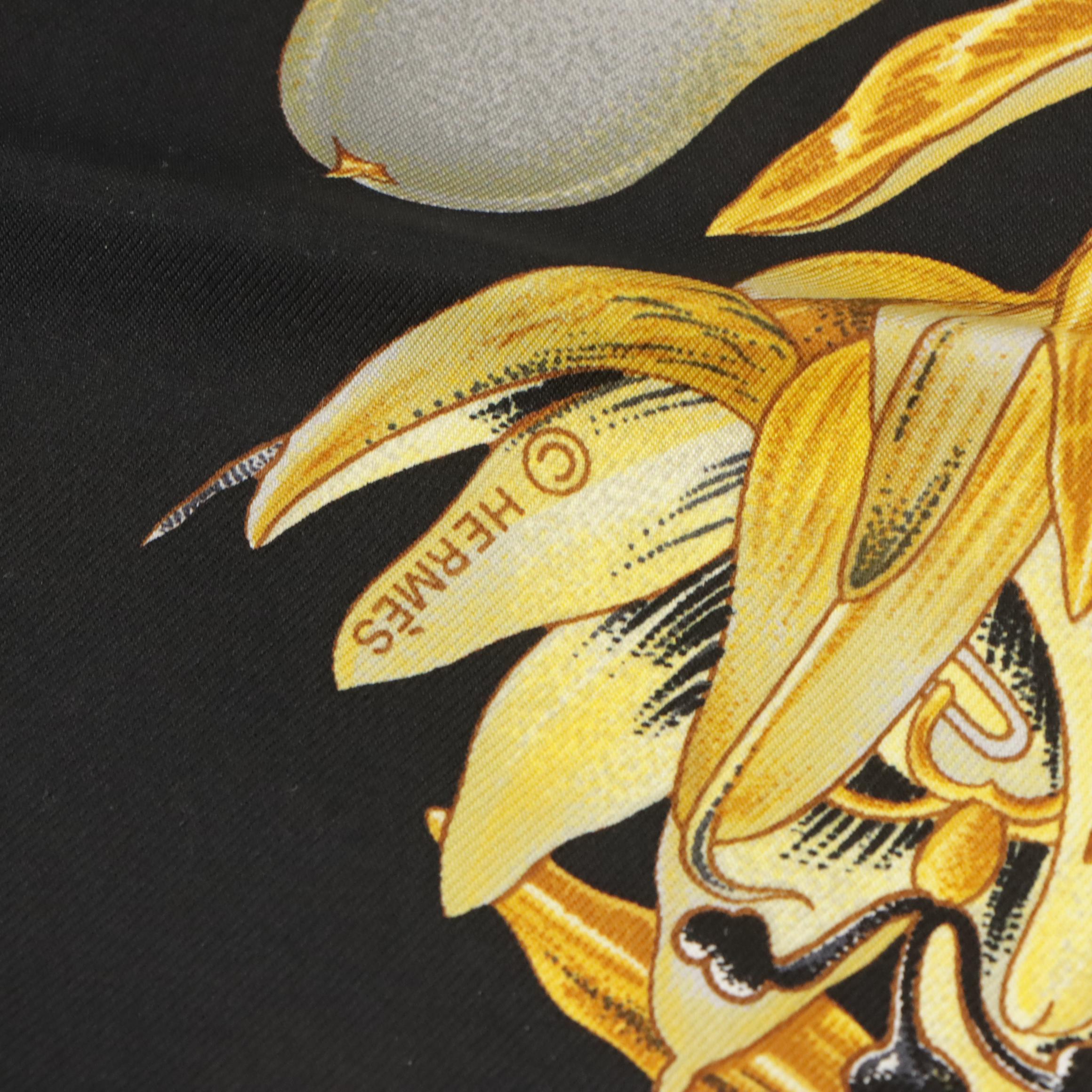 Hermès "Passiflores" Scarf 90 in Silk Twill with Box