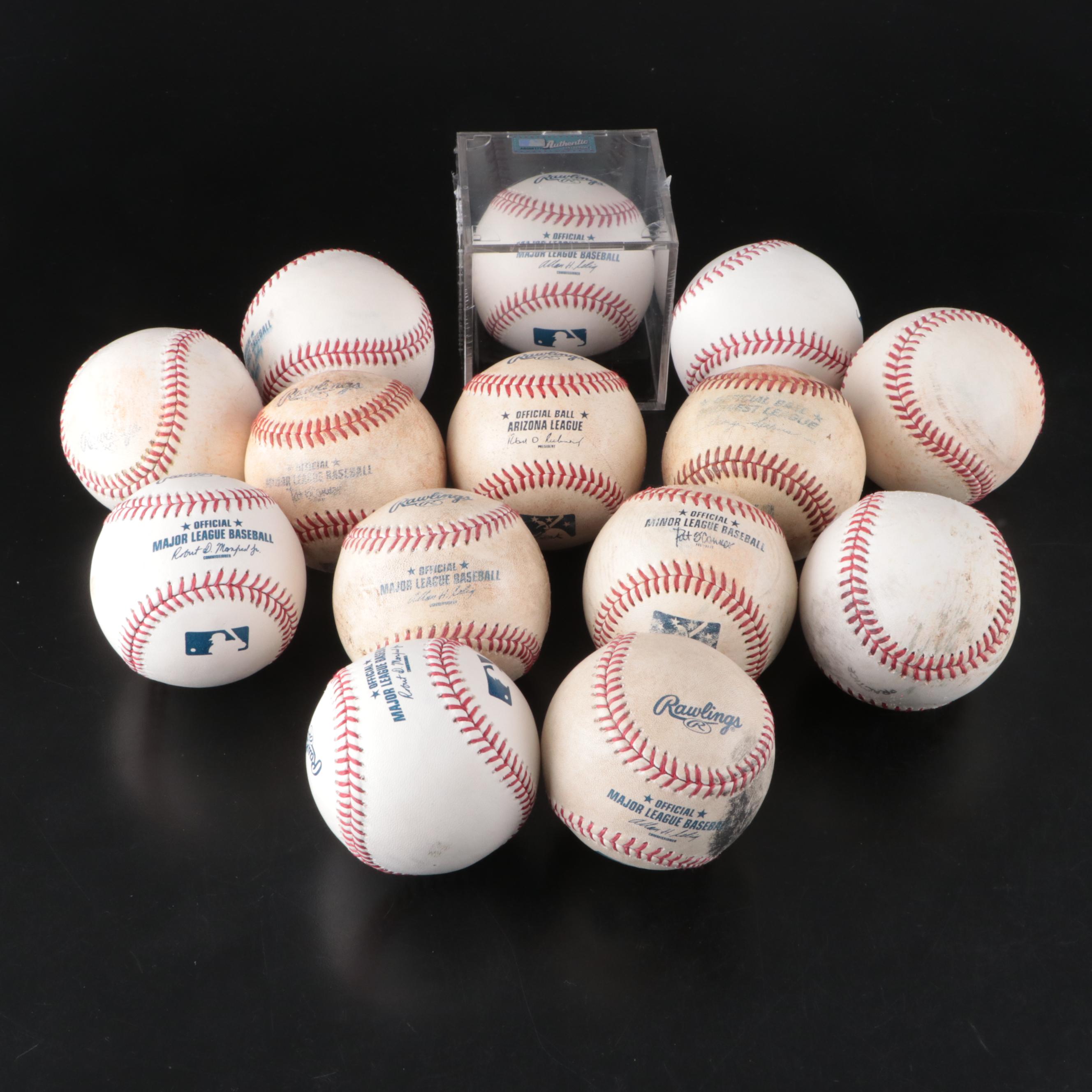 MLB Rawlings Official Baseballs with One Signed by Devin Mesoraco