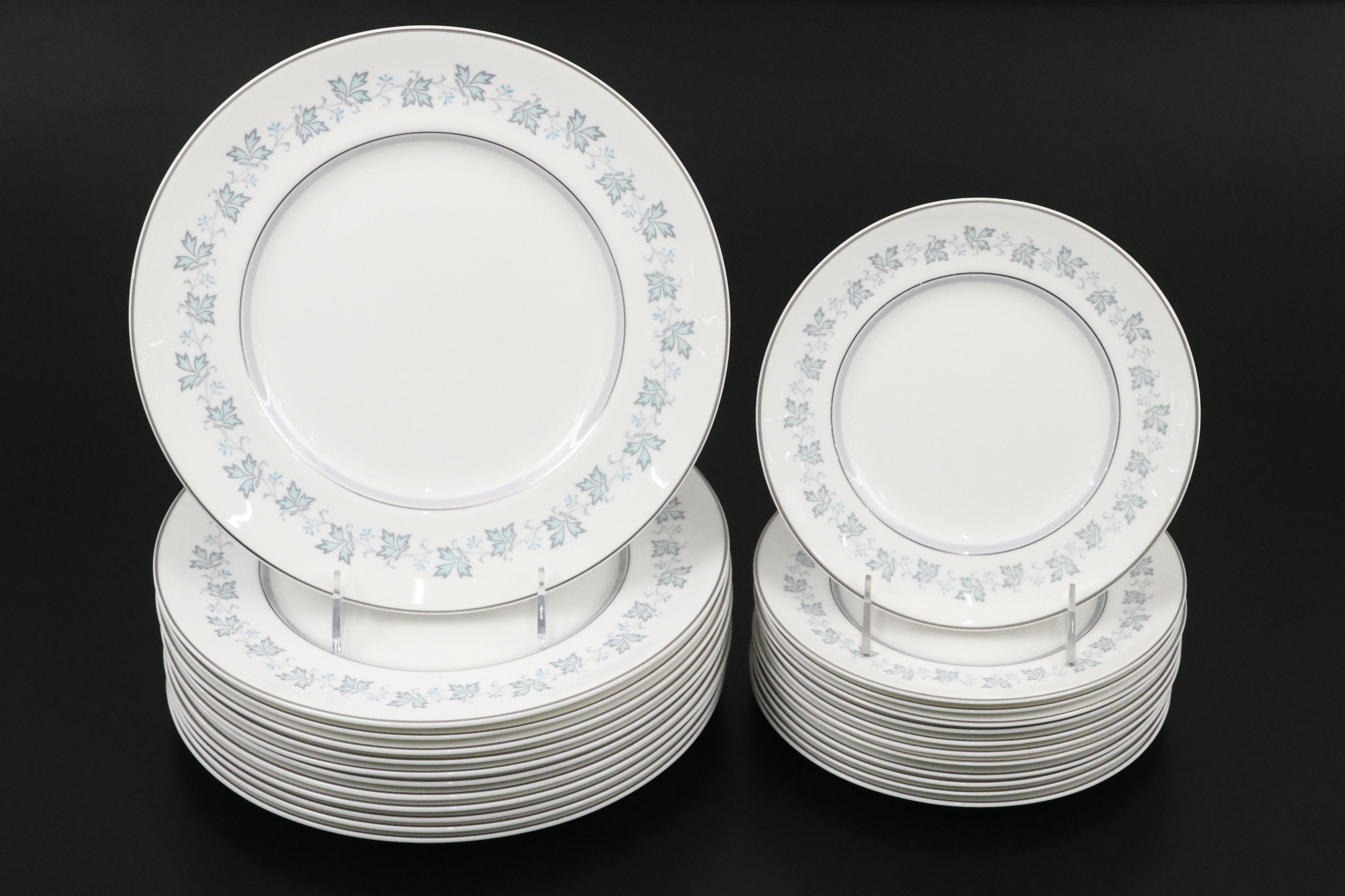 Royal Doulton Bone China "Lyric" Porcelain Dinnerware, 1964-1970