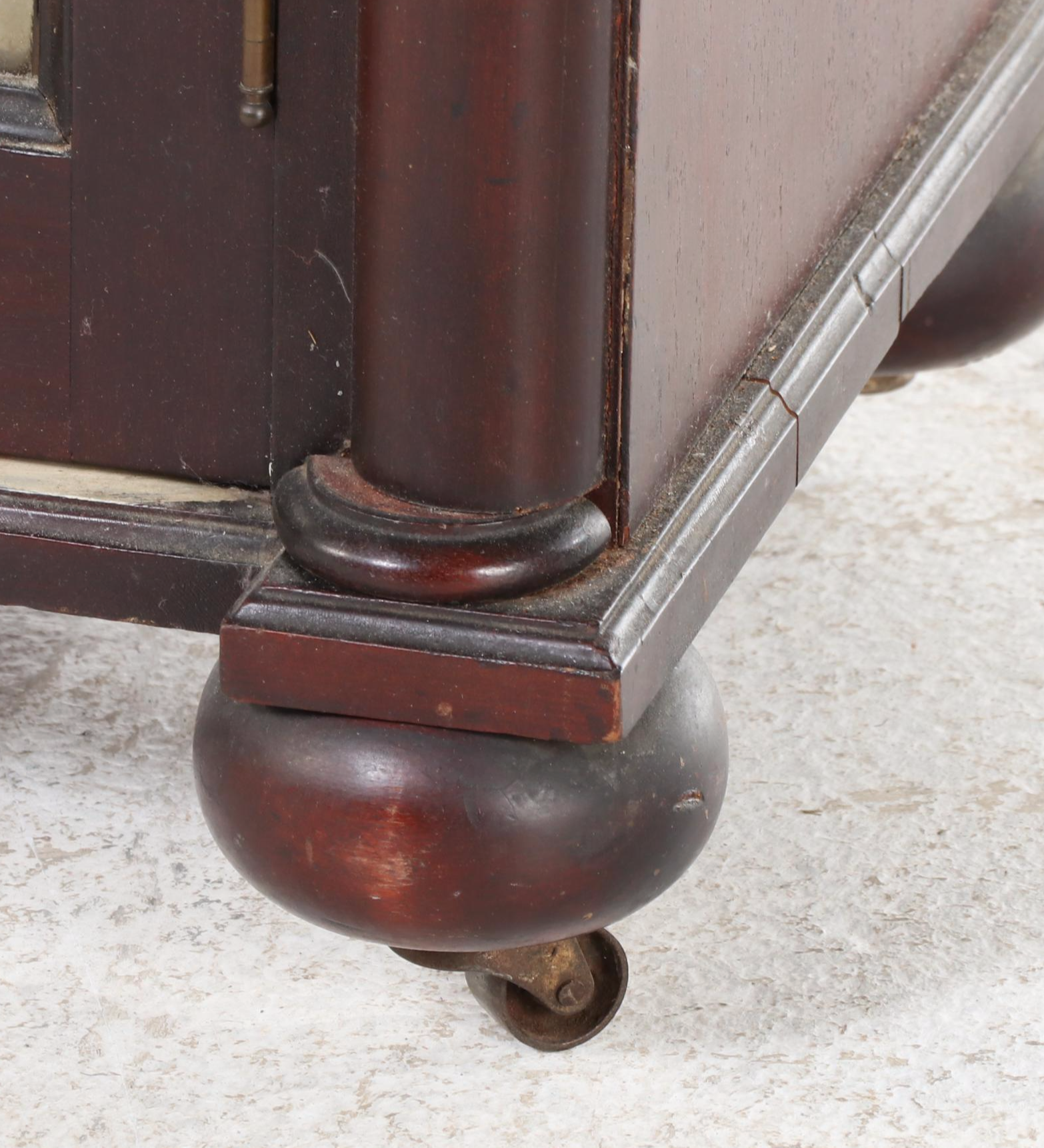 Classical Revival Mahogany and Leaded Glass Bookcase, Early 20th Century