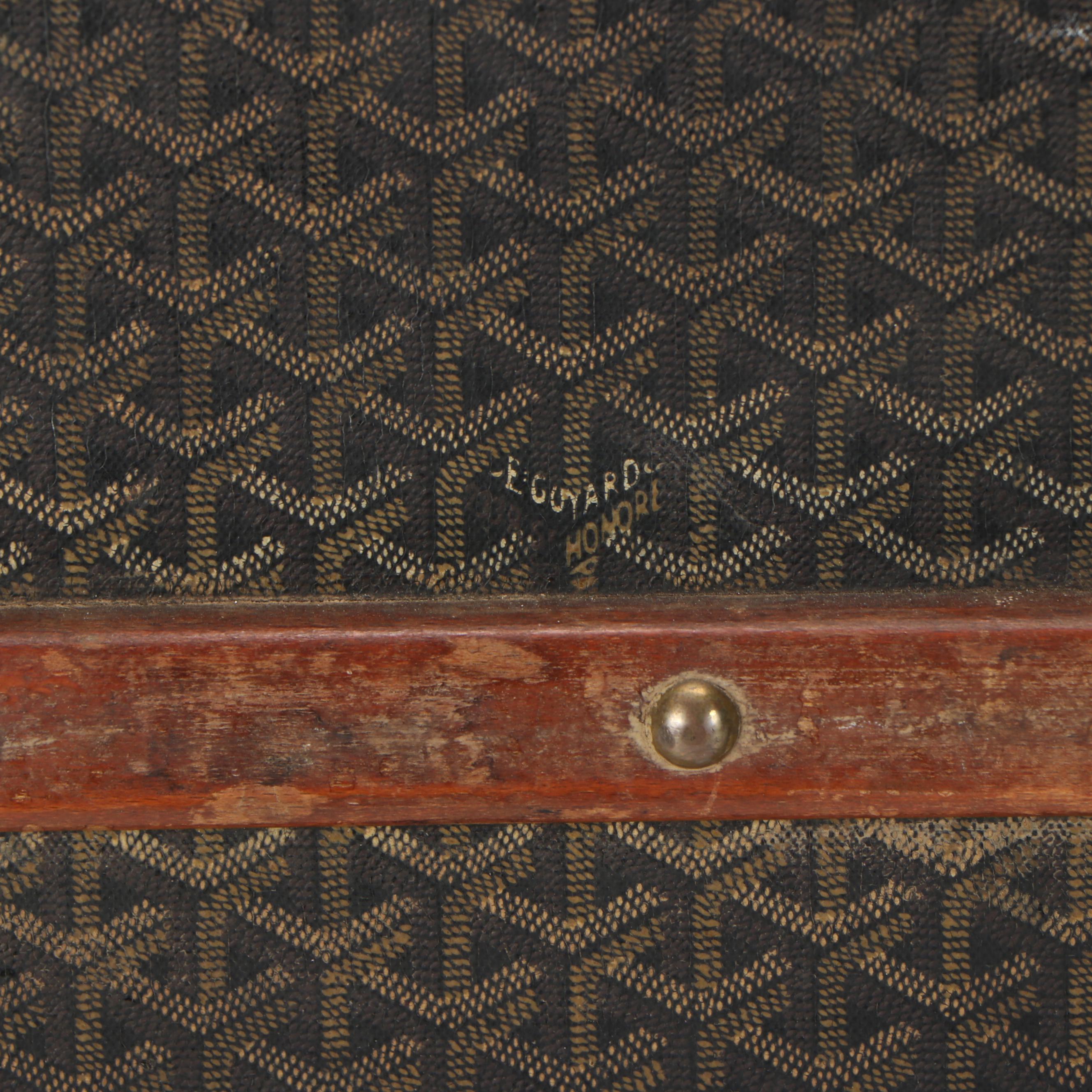Antique Goyard Courier Style Trunk in Chevron Goyardine Canvas, Circa 1910