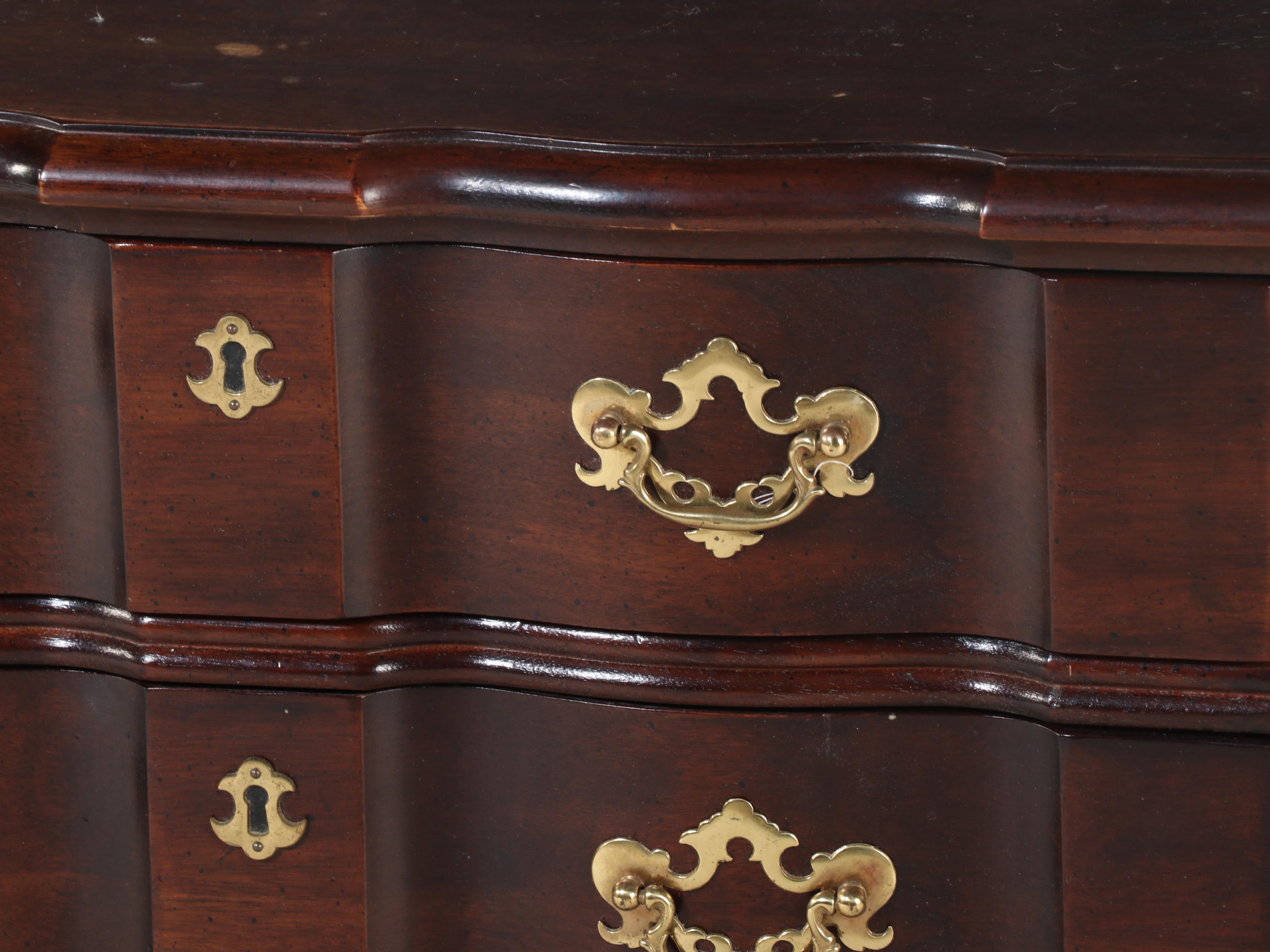 Pair of Henredon's Folio Fourteen Federal Style Block Front Bachelor's Chests